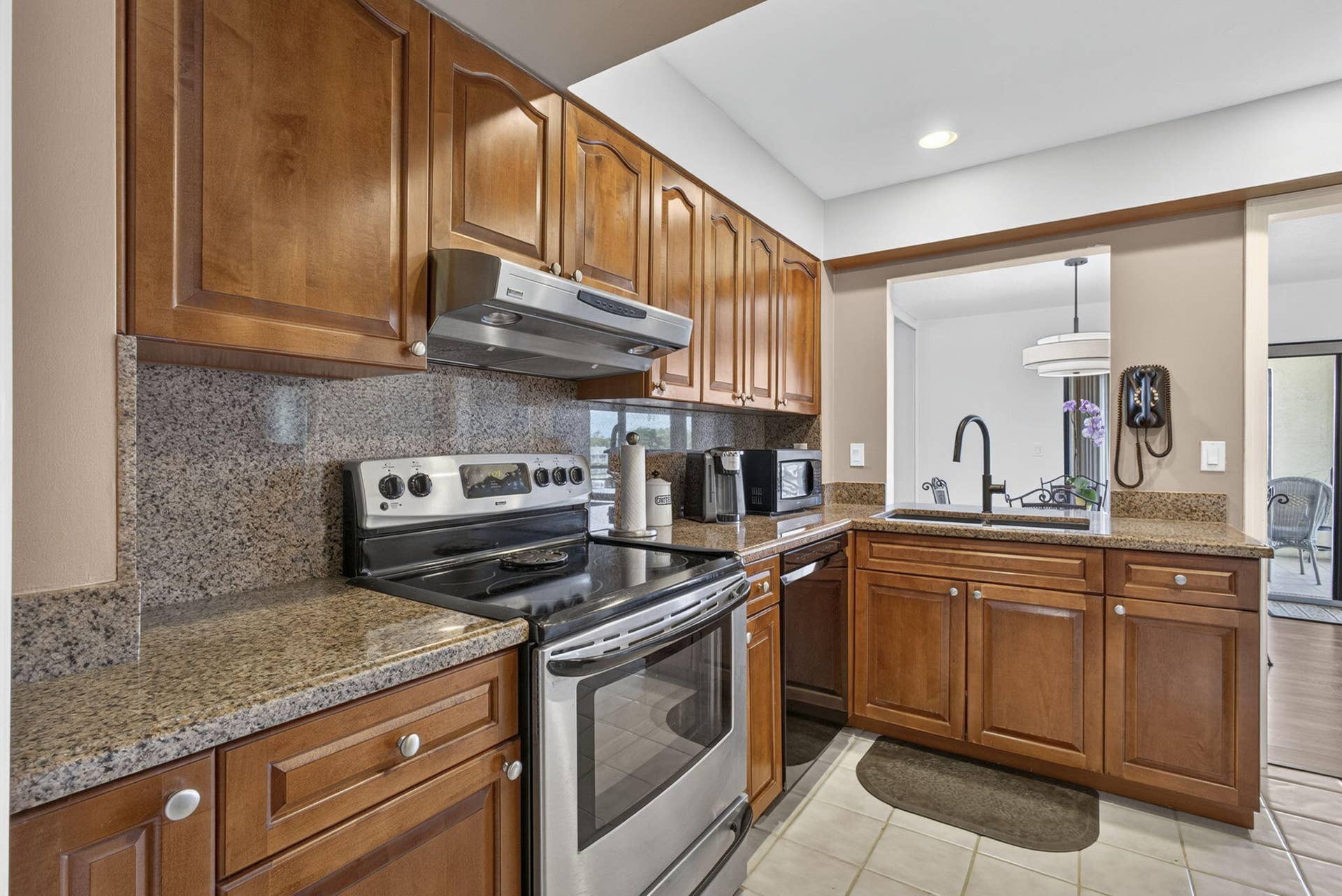 313 Lake Circle, #316, North Palm Beach, FL 33408 Kitchen