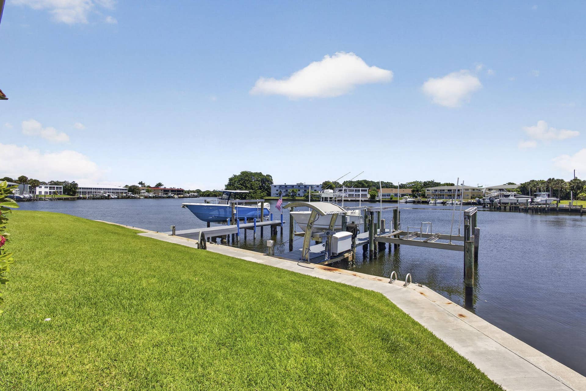 313 Lake Circle, #316, North Palm Beach, FL 33408 Community Dock
