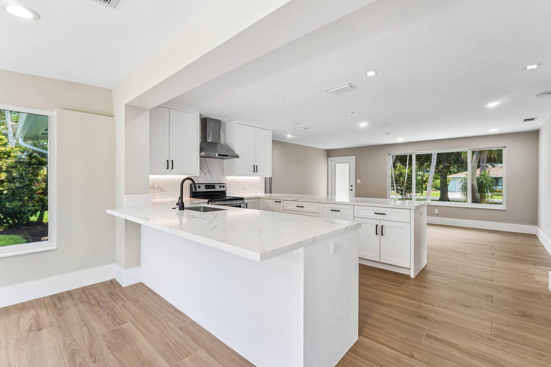 945 Westwind Drive, North Palm Beach, FL 33408 017-945WestwindDrive-NorthPalmBeach-FL-3