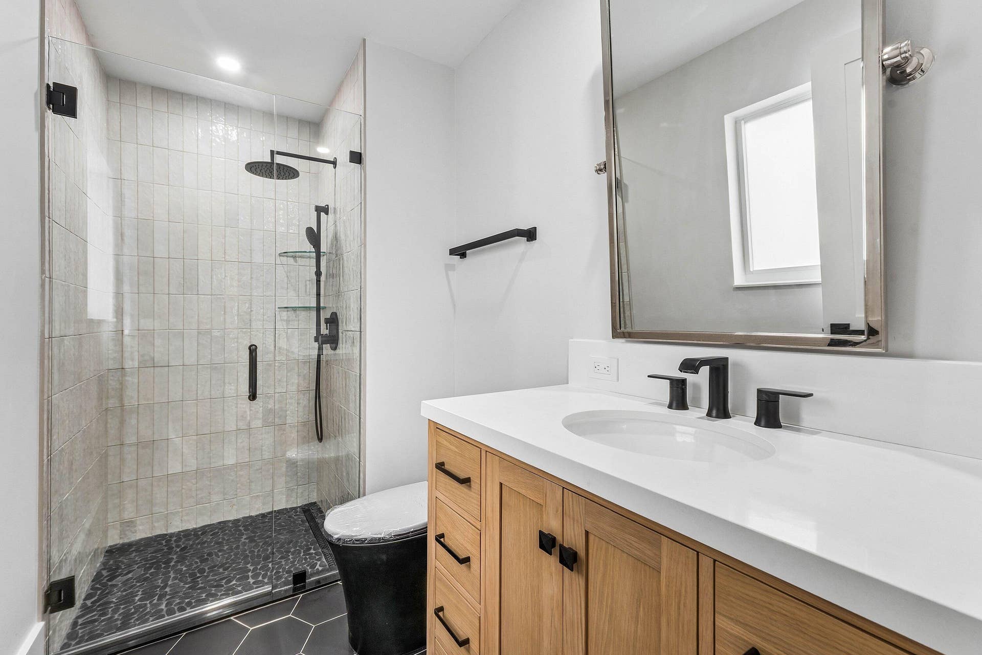 945 Westwind Drive, North Palm Beach, FL 33408 Primary Bath
