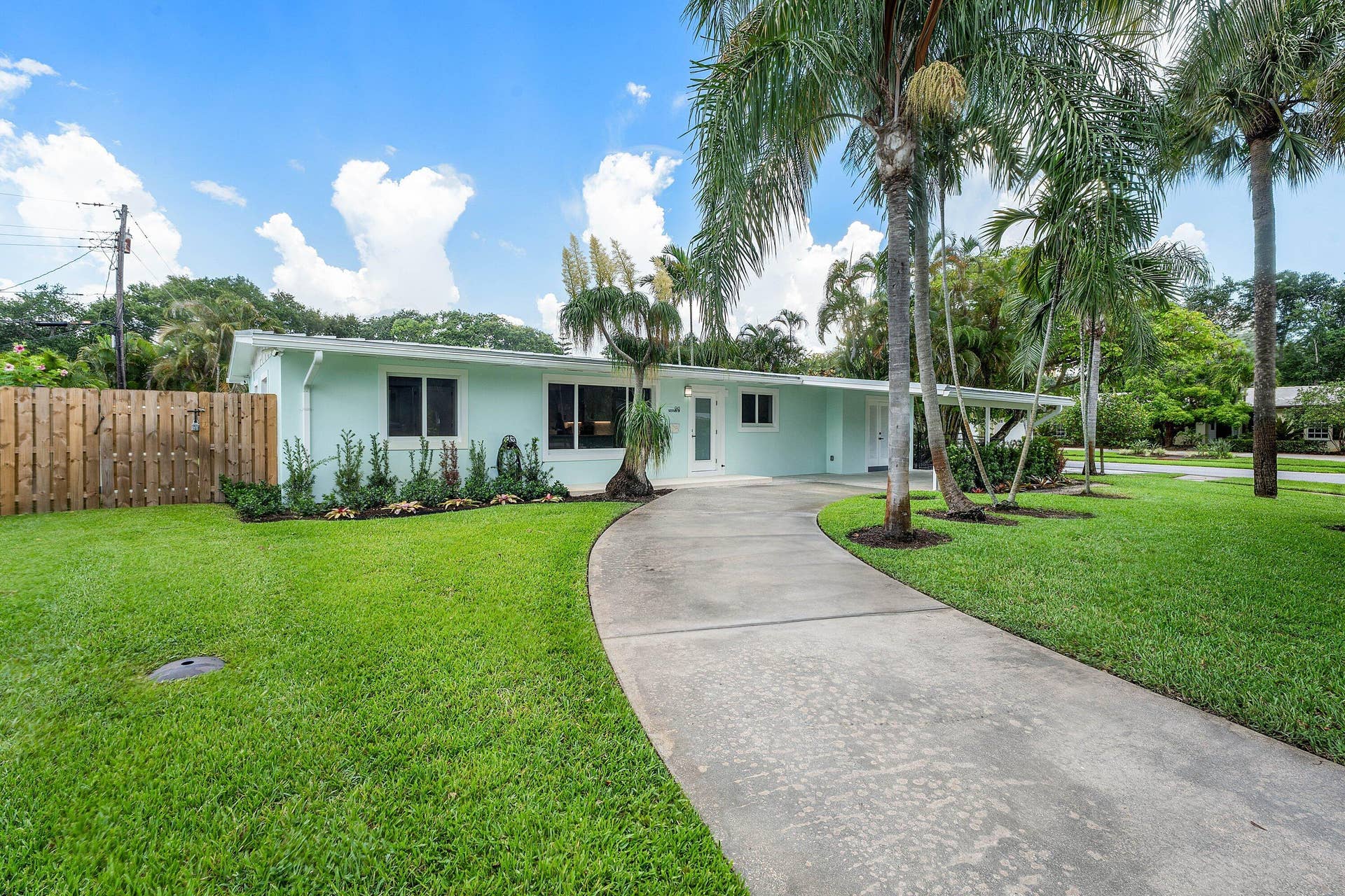 945 Westwind Drive, North Palm Beach, FL 33408 945 Westwind Dr