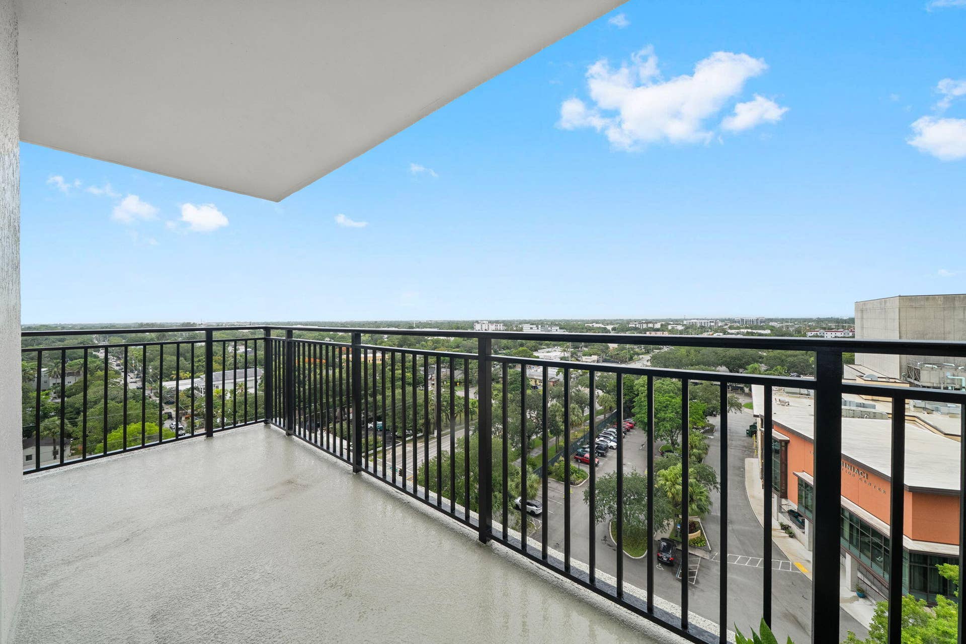 23 Balcony View