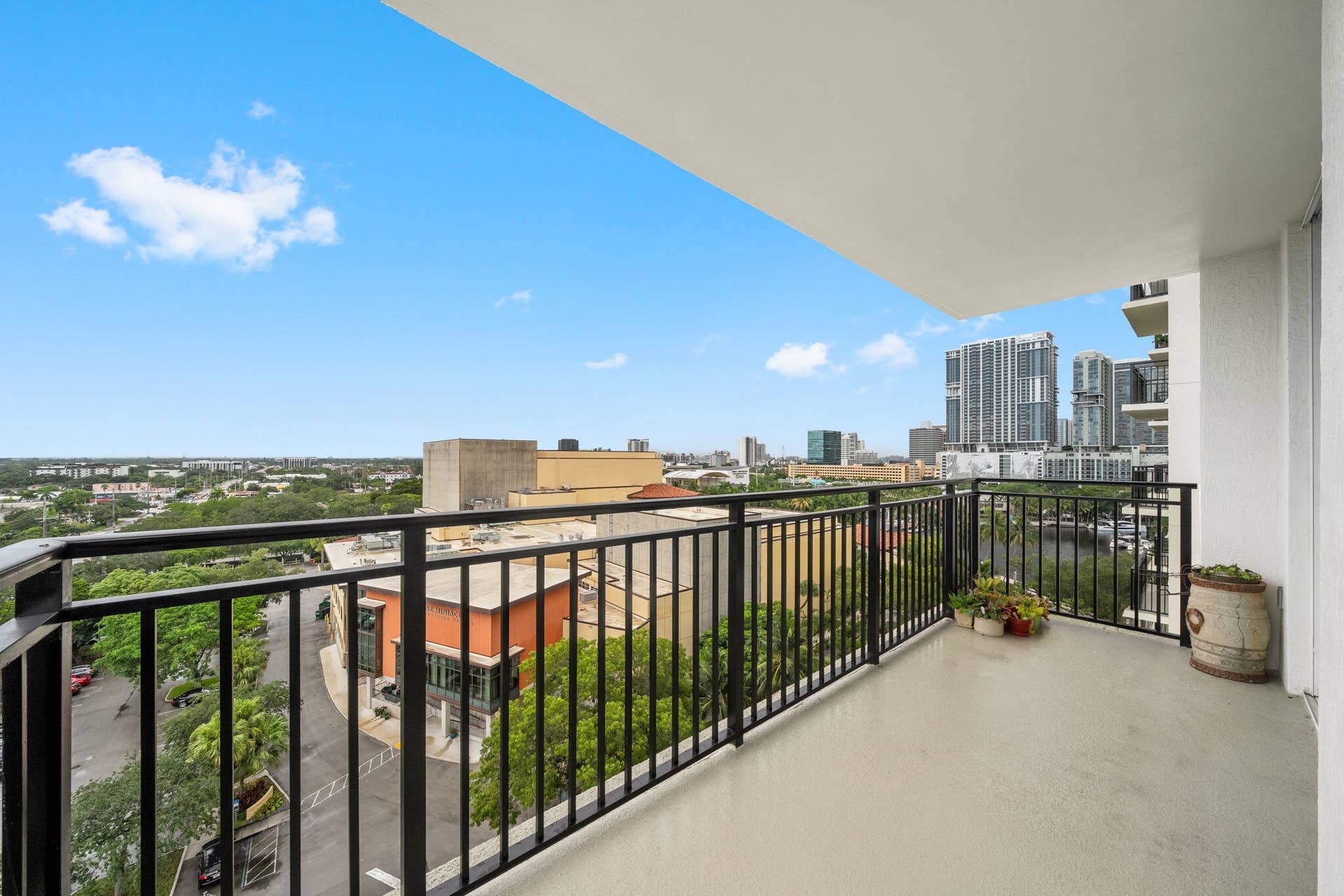 26 Balcony Looking East