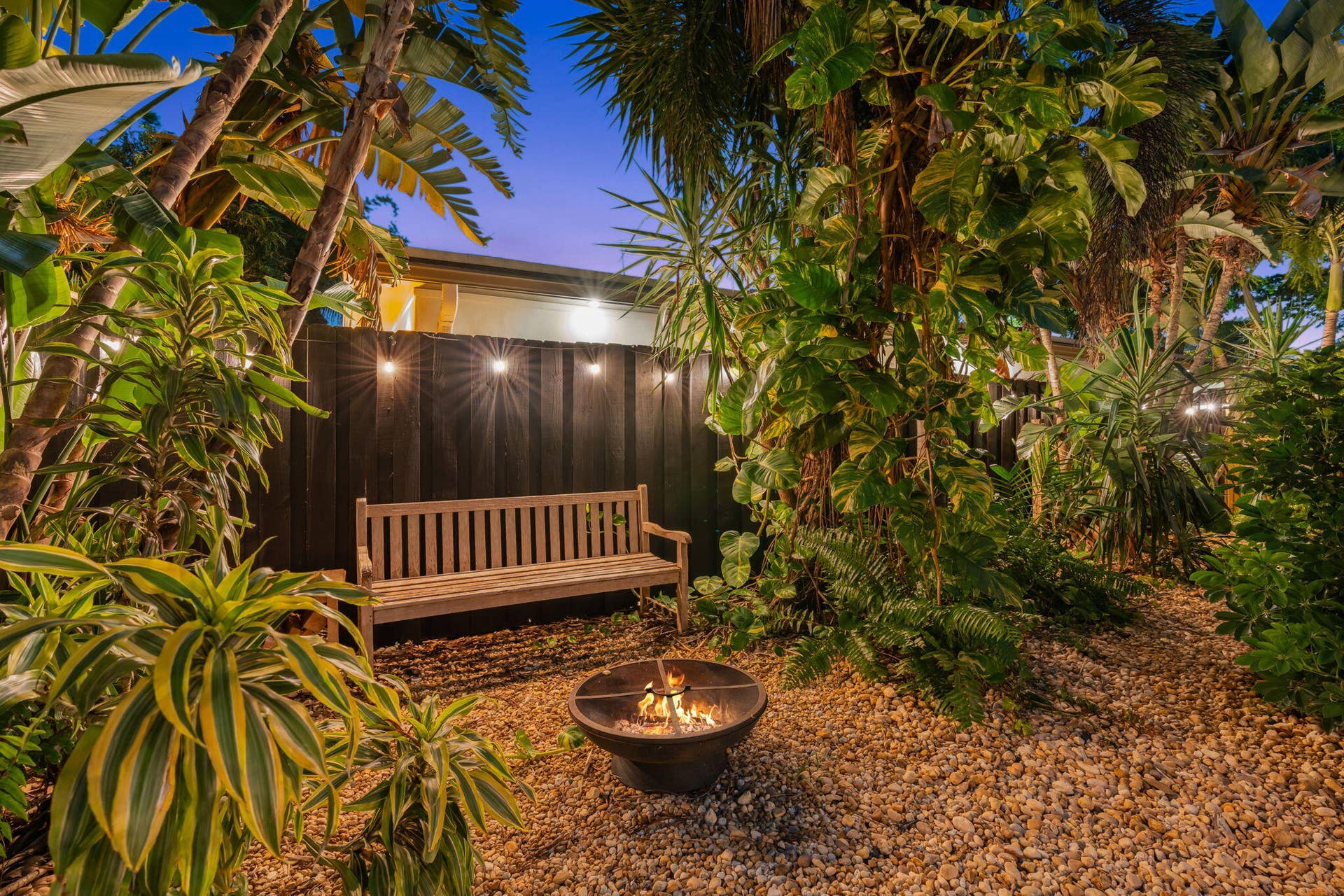 1522 NE 17th Terrace, Fort Lauderdale, FL 33304 67-web-or-mls-Twilight 1522 NE 17th Terr
