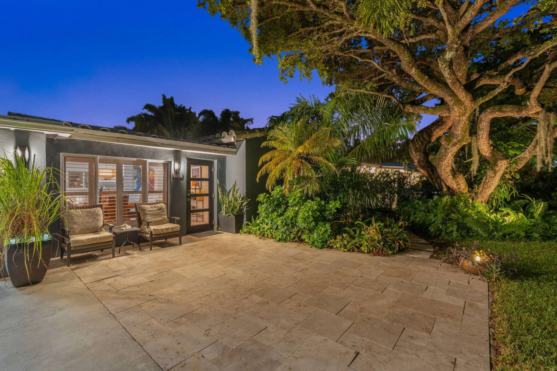 1522 NE 17th Terrace, Fort Lauderdale, FL 33304 70-web-or-mls-Twilight 1522 NE 17th Terr
