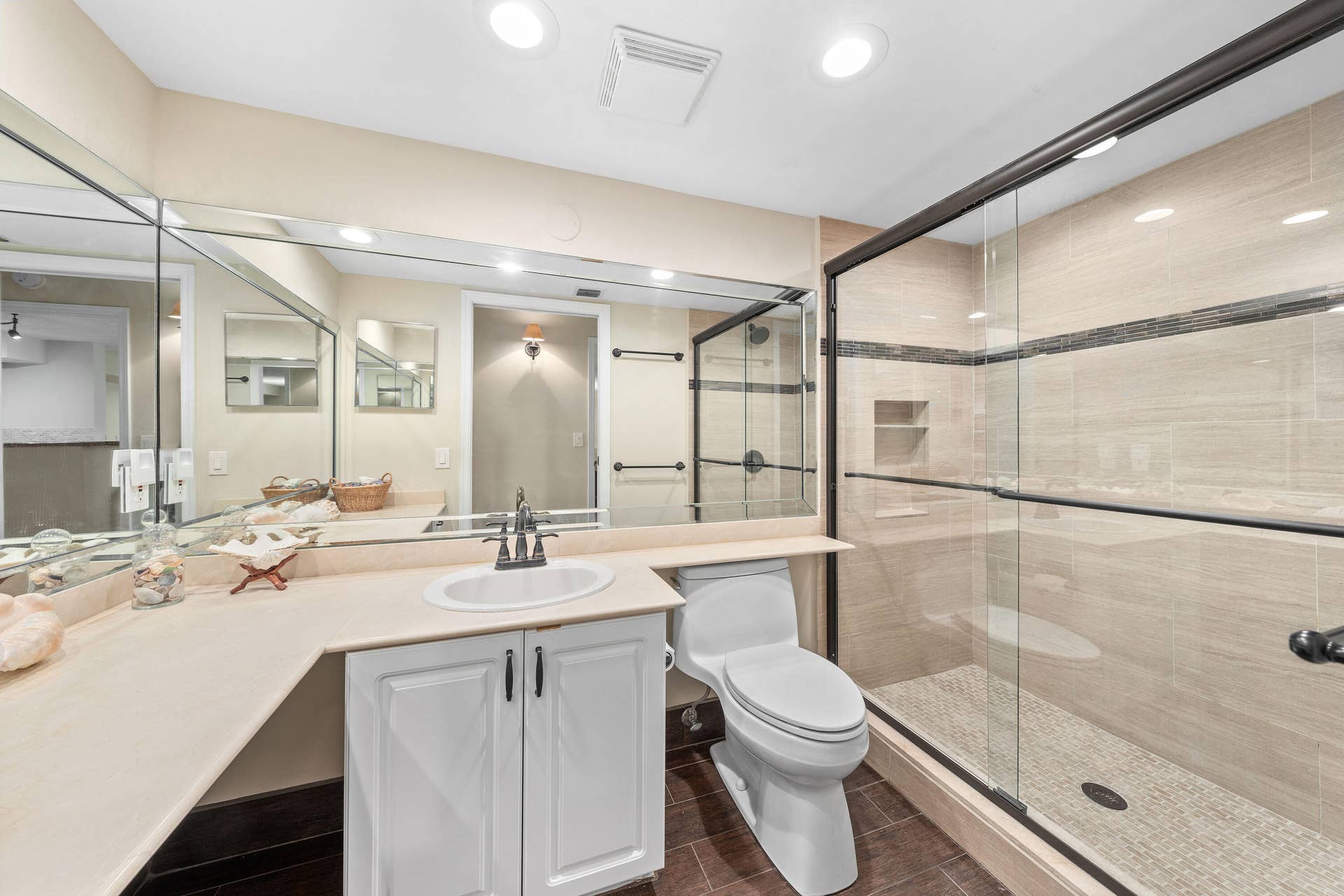 3594 S Ocean Boulevard, #604, Highland Beach, FL 33487 Guest bath