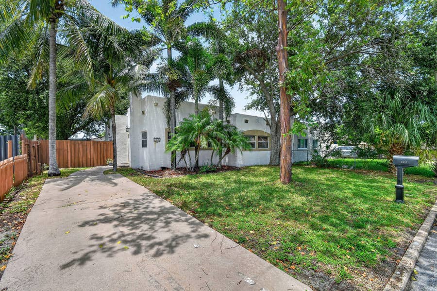 Property photo for 1005 Selkirk Street, West Palm Beach, FL