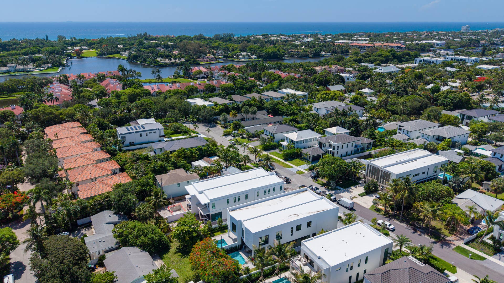 723 N Lake Ave Aerial 33