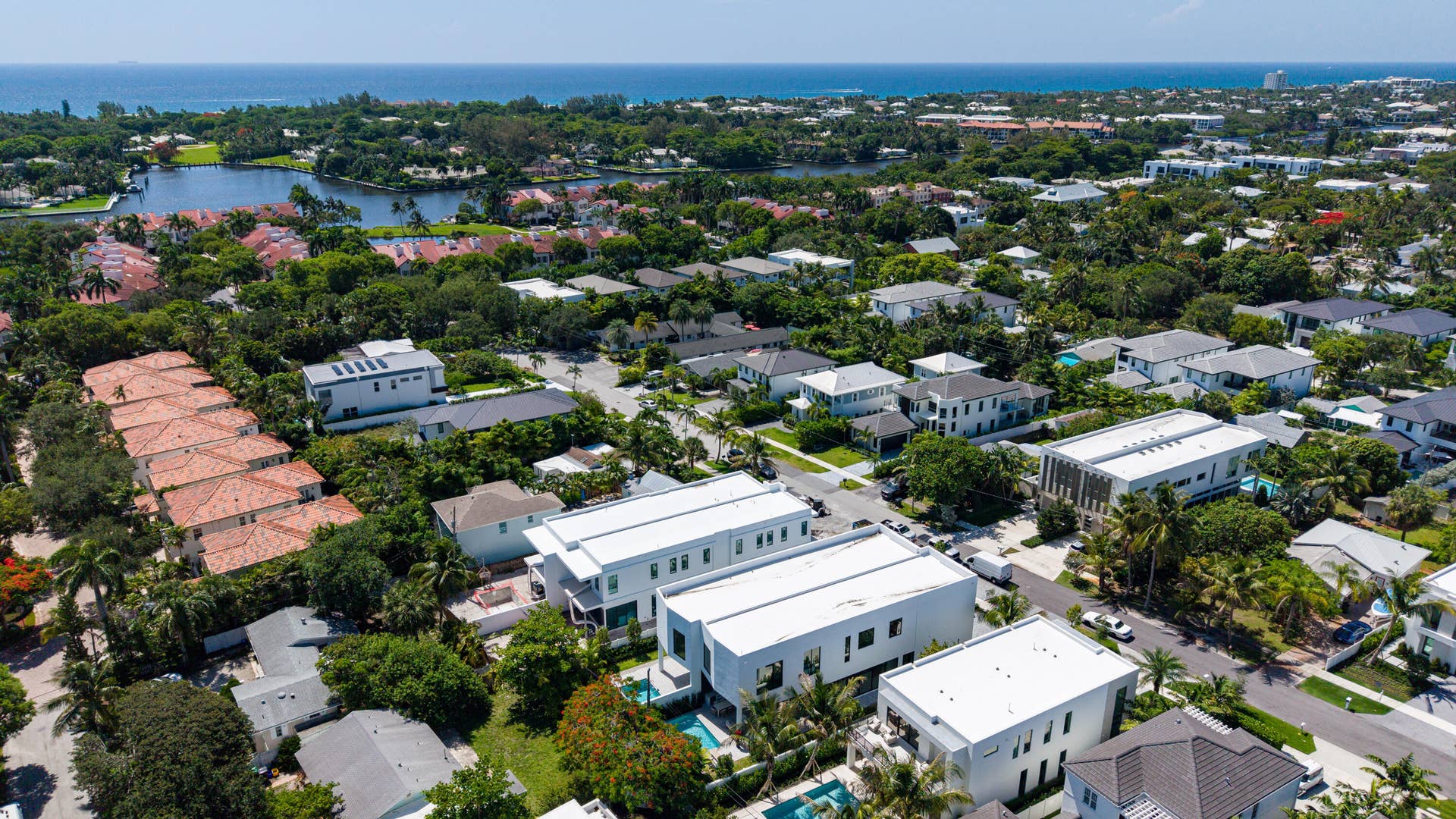 723 N Lake Ave Aerial 32