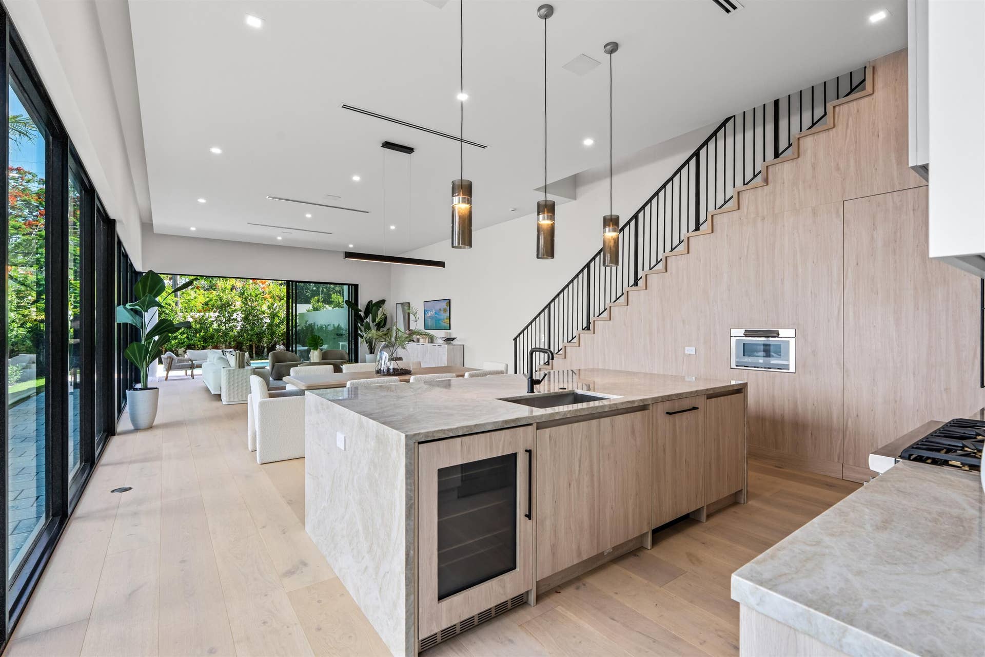 KITCHEN_ANGLE_TO_LIVING_ROOM_RT