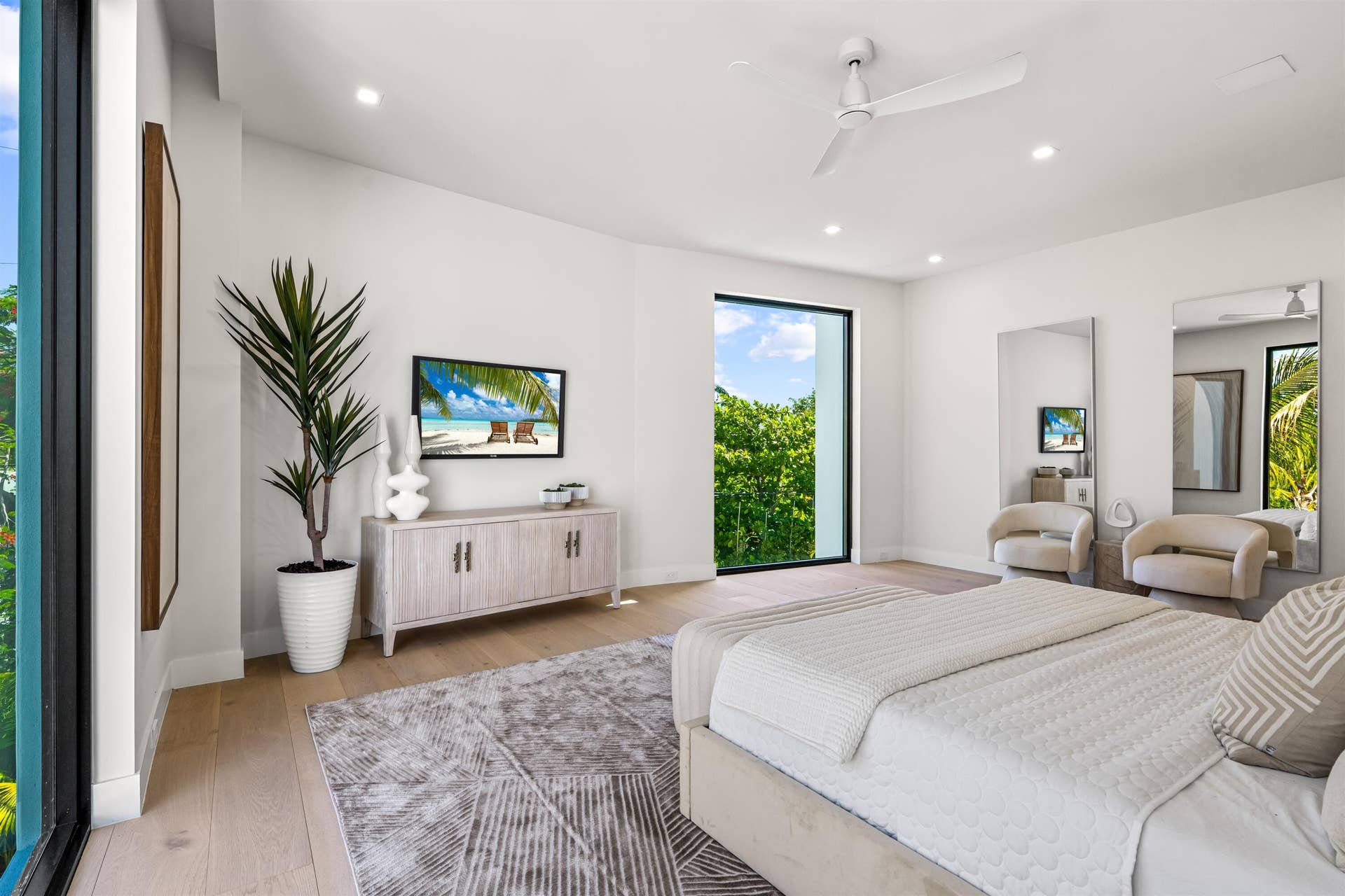 PRIMARY_BEDROOM_ANGLE_RIGHT