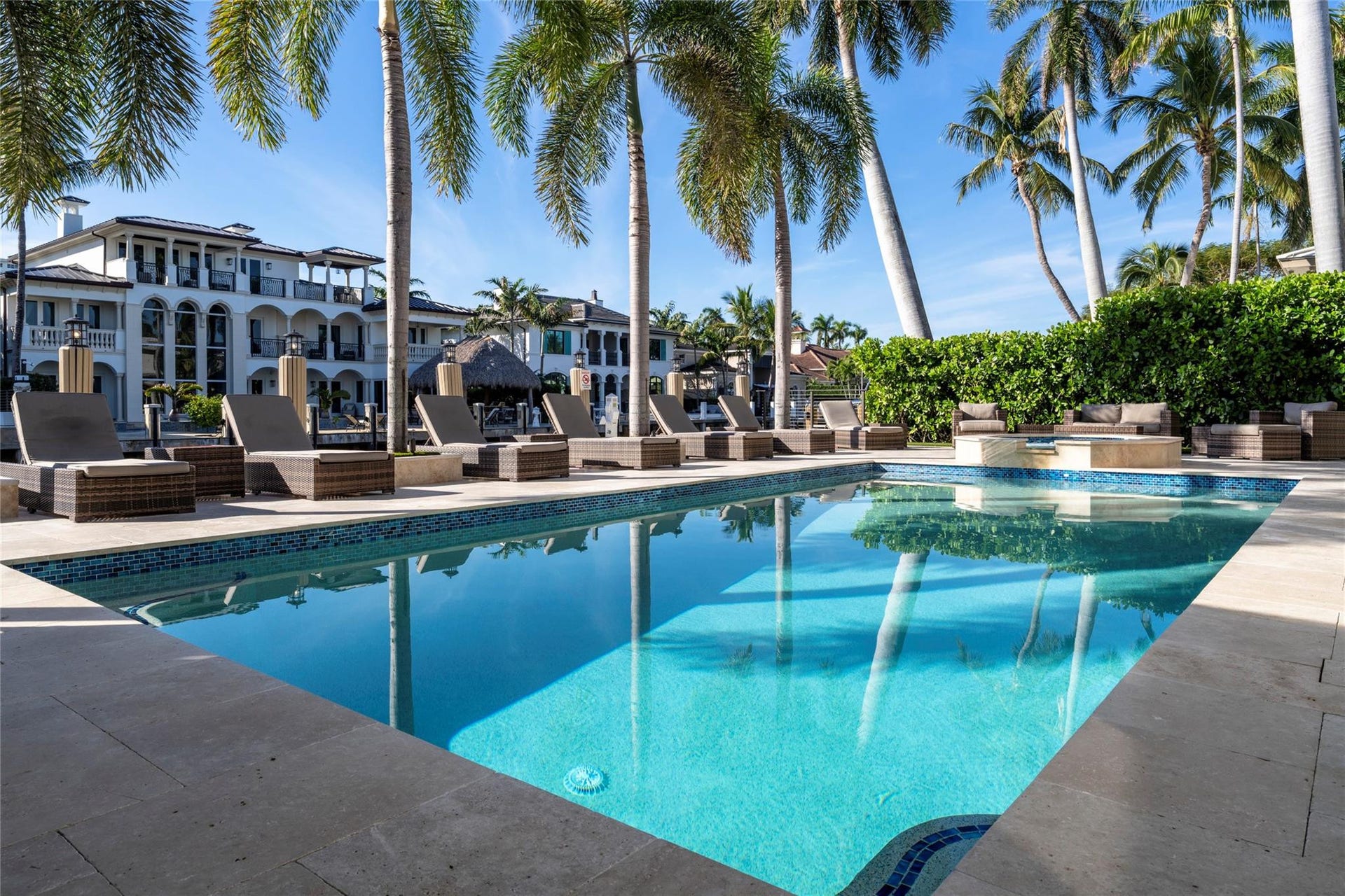 2430 Castilla Isle, Fort Lauderdale, FL 33301 Photo 46