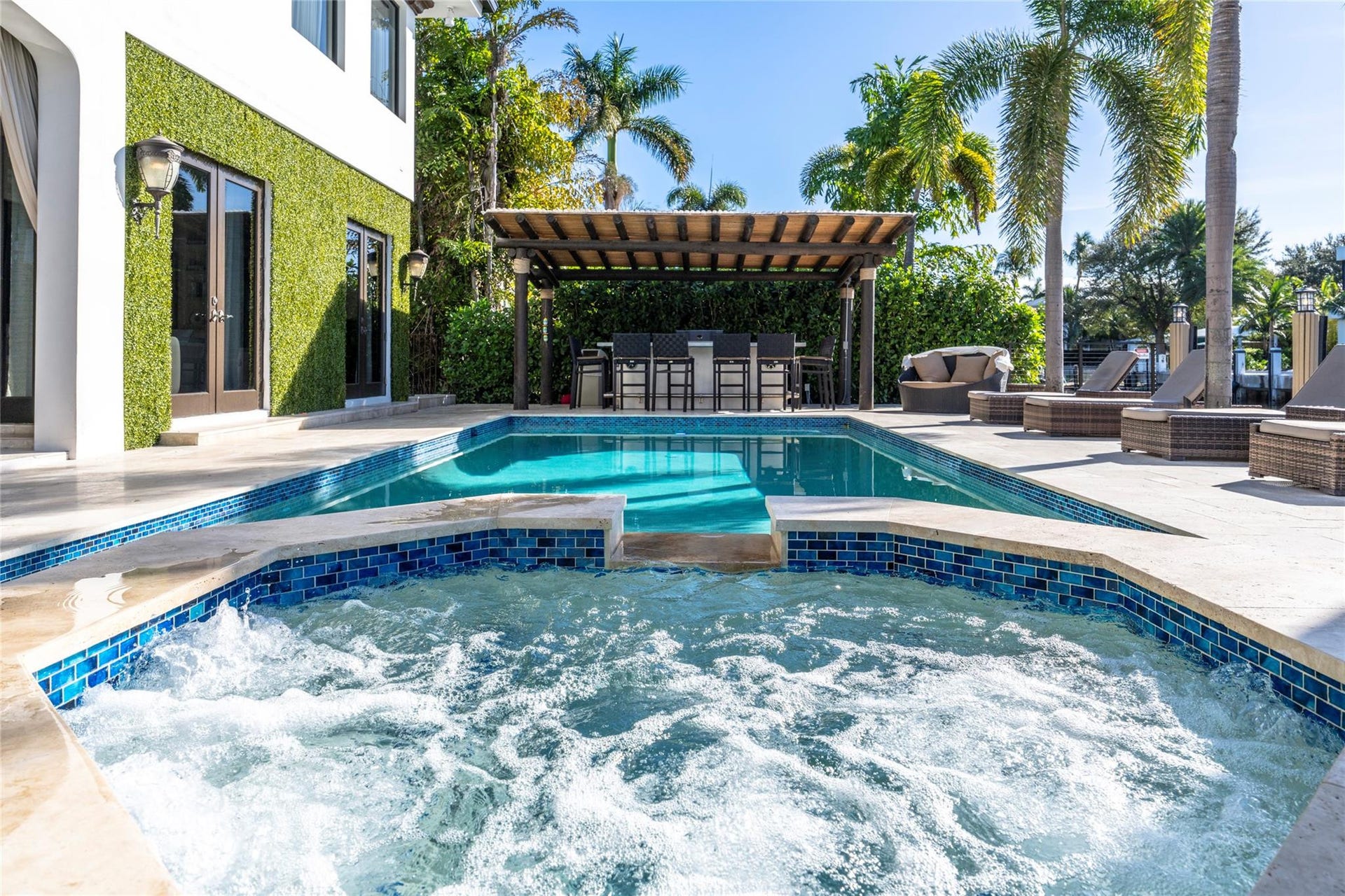 2430 Castilla Isle, Fort Lauderdale, FL 33301 Photo 44