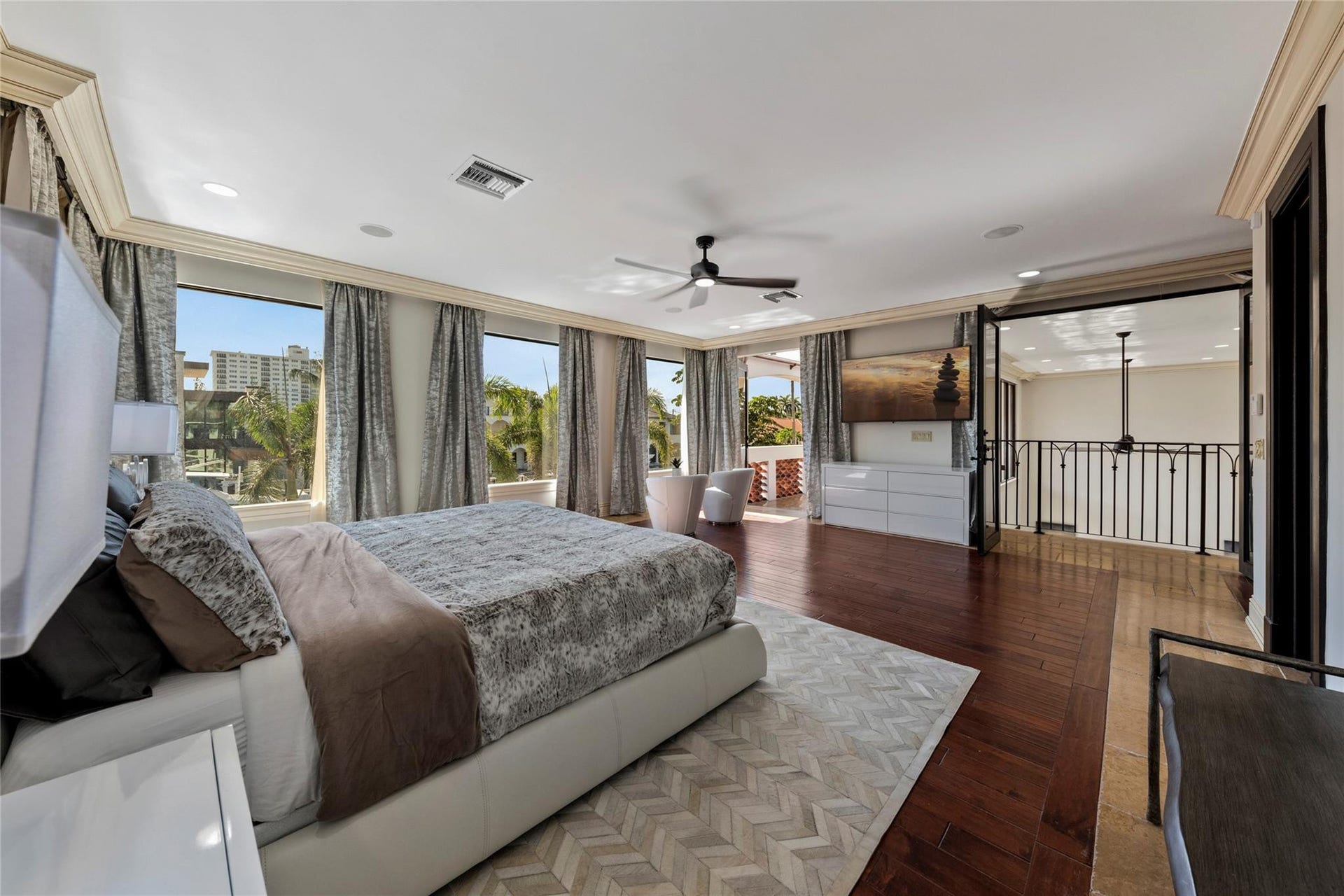 2430 Castilla Isle, Fort Lauderdale, FL 33301 Photo 19