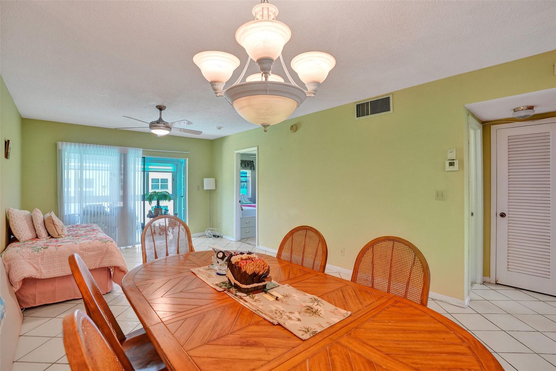 1461 S Ocean Boulevard, #303, Lauderdale By The Sea, FL 33062 Photo 4