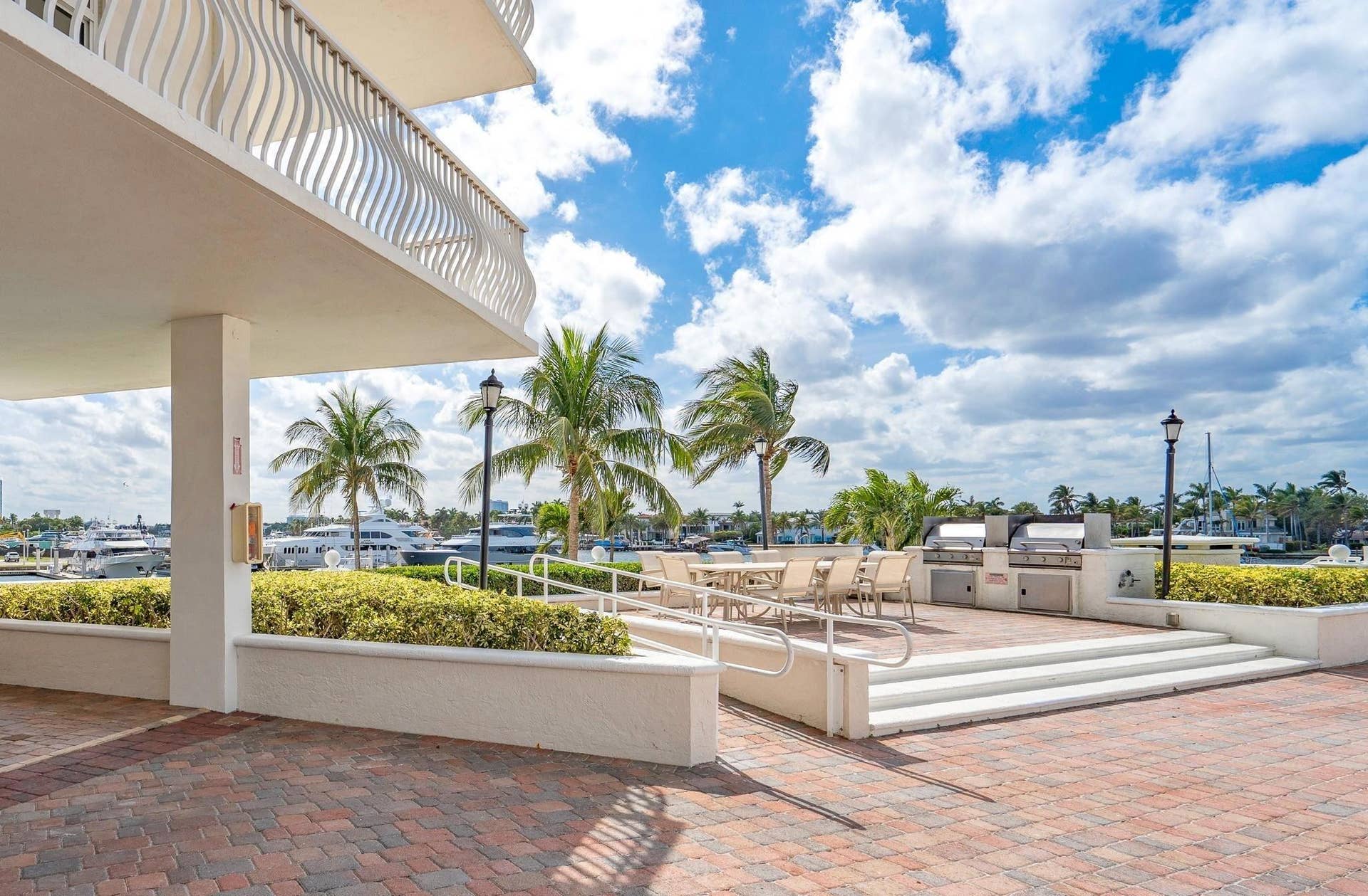 1 Las Olas Circle, #610, Fort Lauderdale, FL 33316 Grills 1