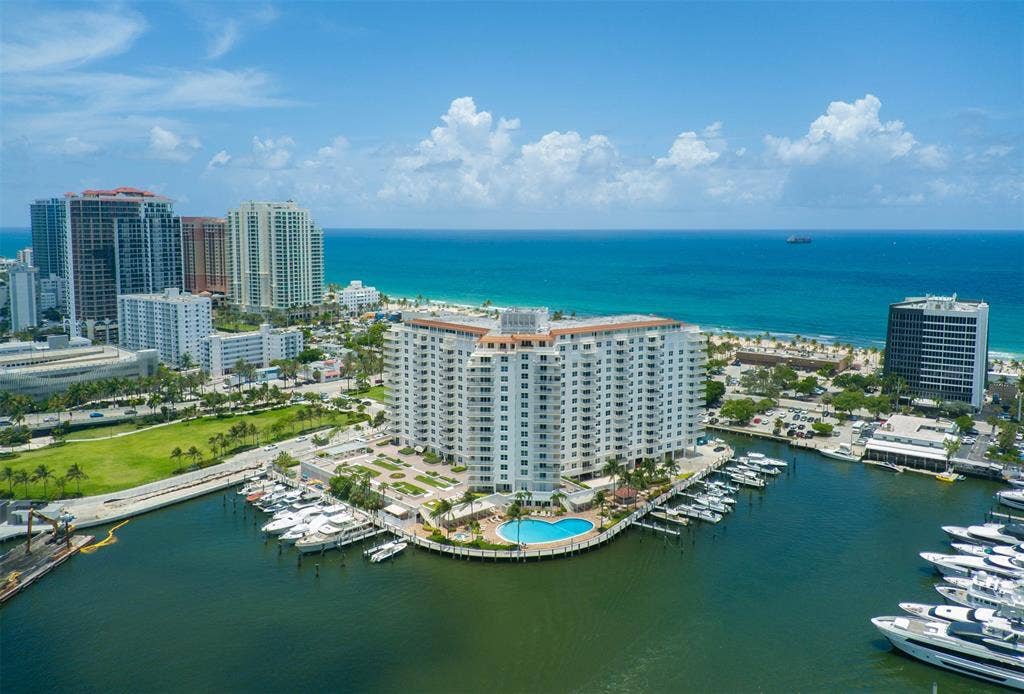 1 Las Olas Circle, #610, Fort Lauderdale, FL 33316 =-0987q|