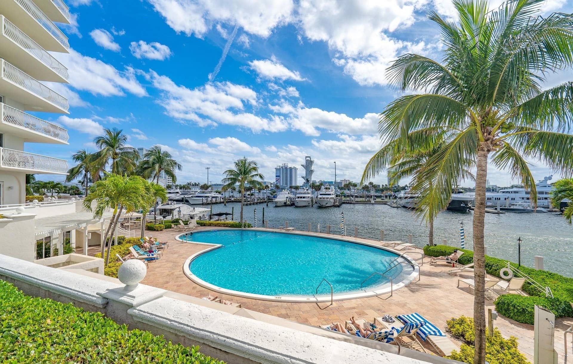 1 Las Olas Circle, #610, Fort Lauderdale, FL 33316 Pool 6