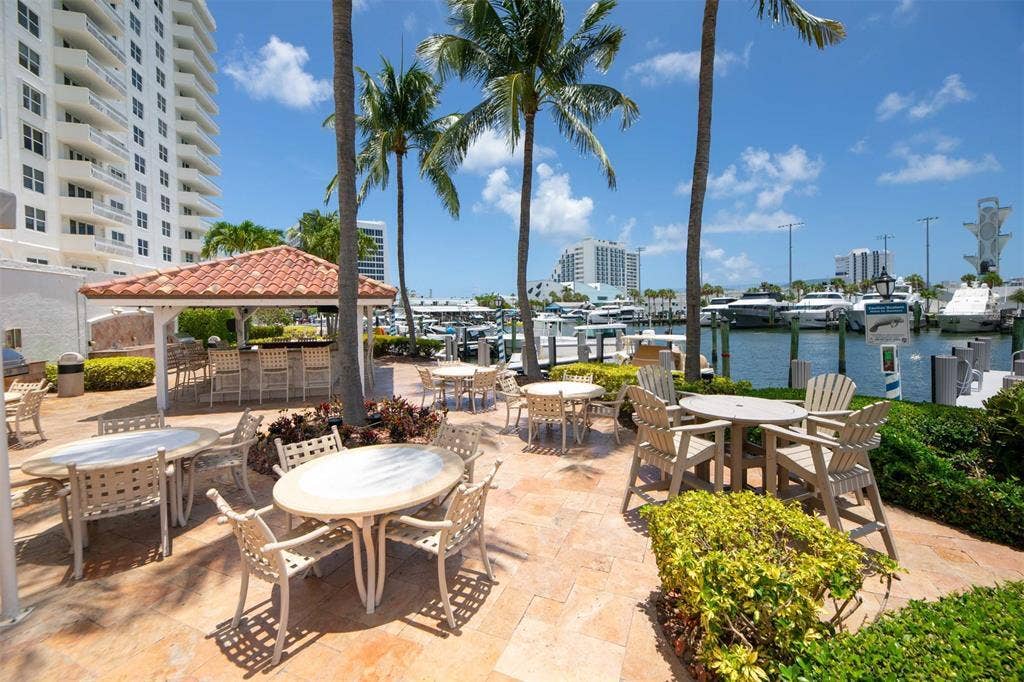 1 Las Olas Circle, #610, Fort Lauderdale, FL 33316 Tiki 2