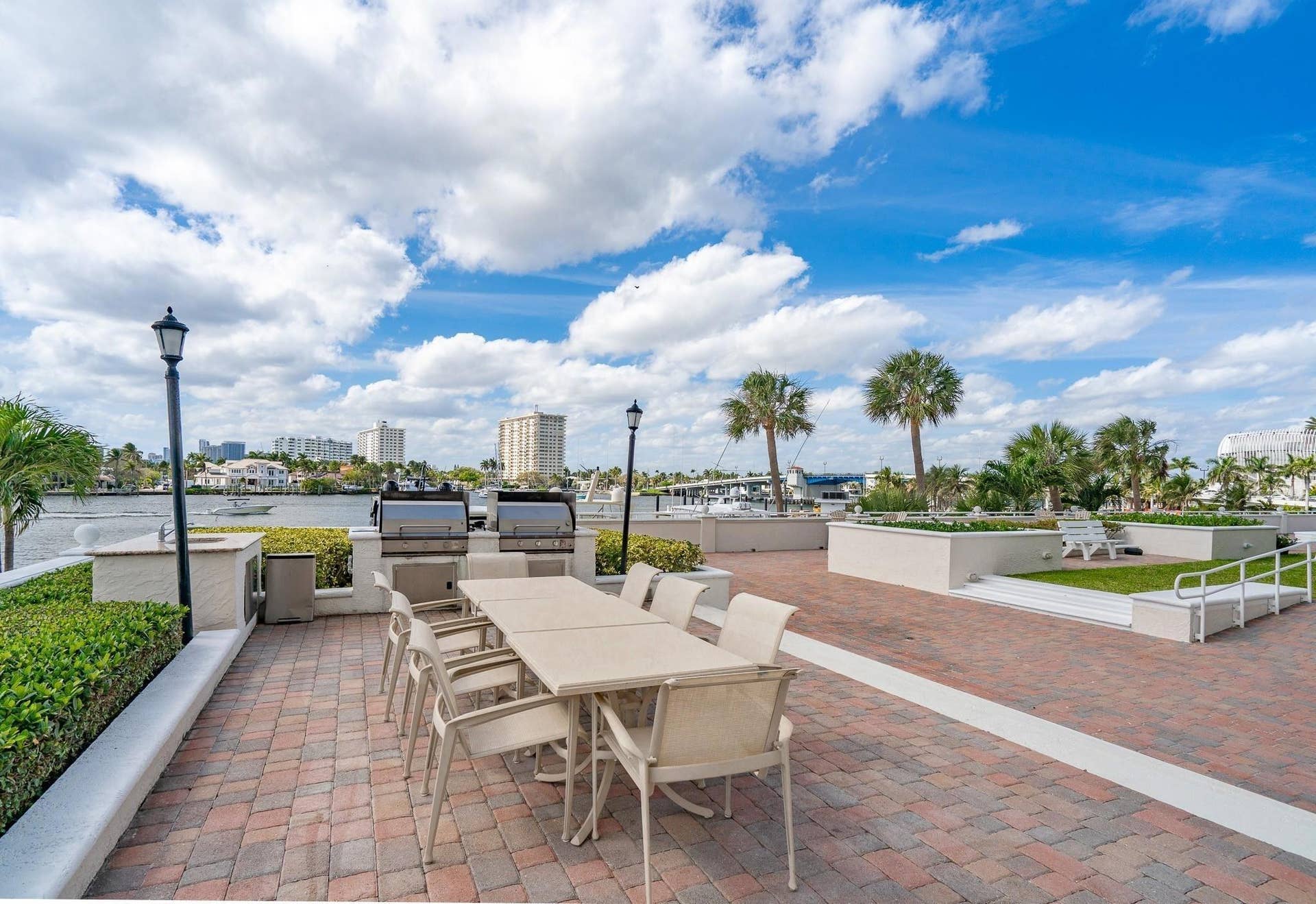 1 Las Olas Circle, #610, Fort Lauderdale, FL 33316 Grills 2