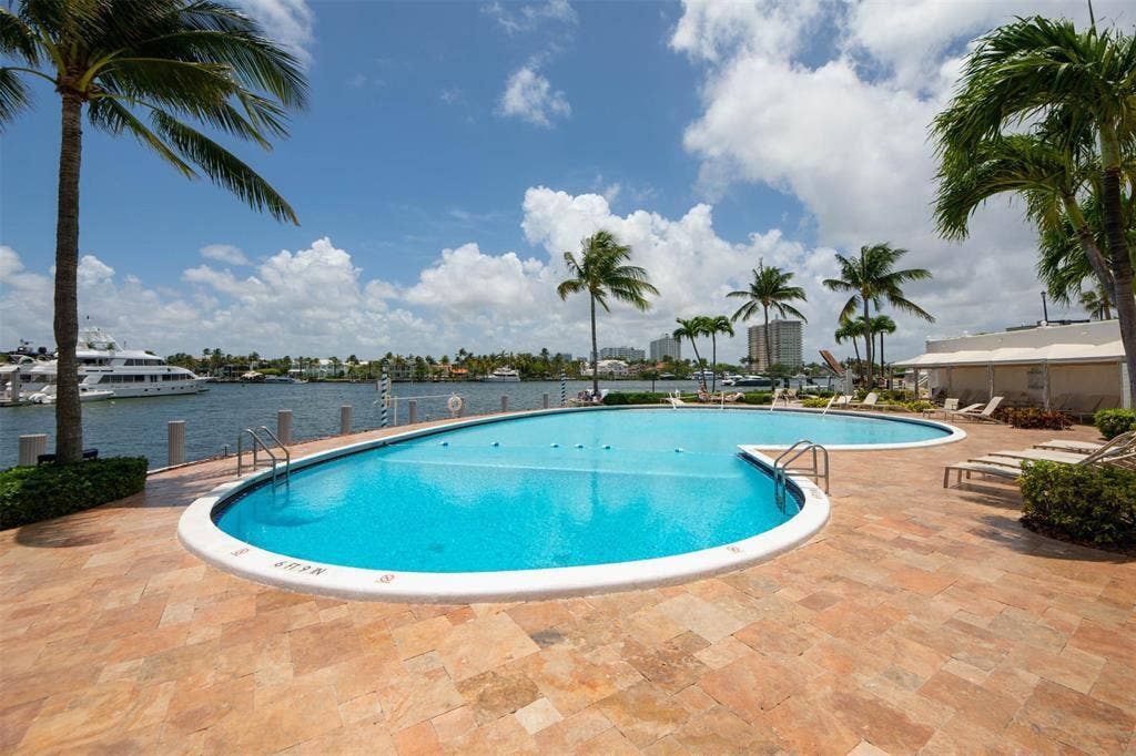 1 Las Olas Circle, #610, Fort Lauderdale, FL 33316 Pool 3
