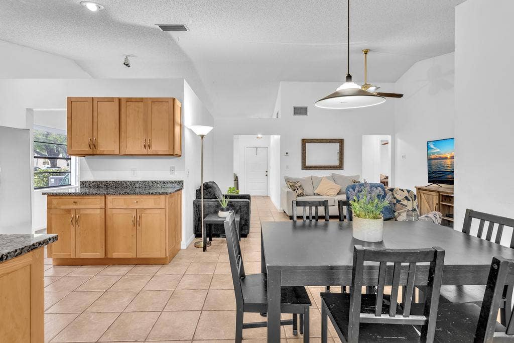 Kitchen & Dining Room