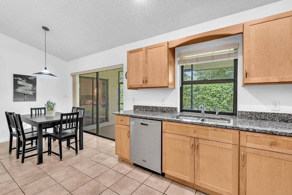Kitchen & Dining Room