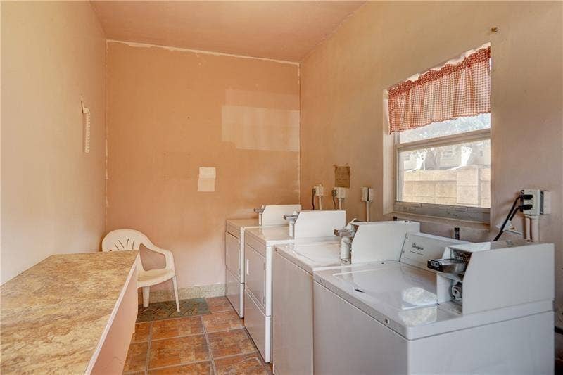 1967 S Ocean Boulevard, #211-c, Lauderdale By The Sea, FL 33062 washing machines