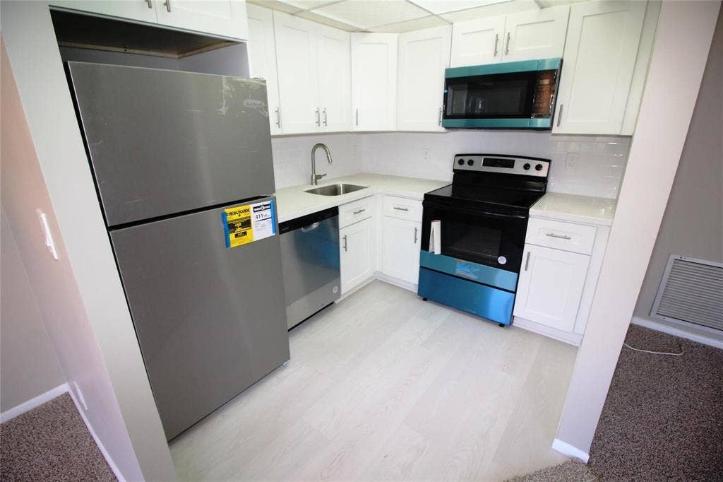 1967 S Ocean Boulevard, #211-c, Lauderdale By The Sea, FL 33062 appliances