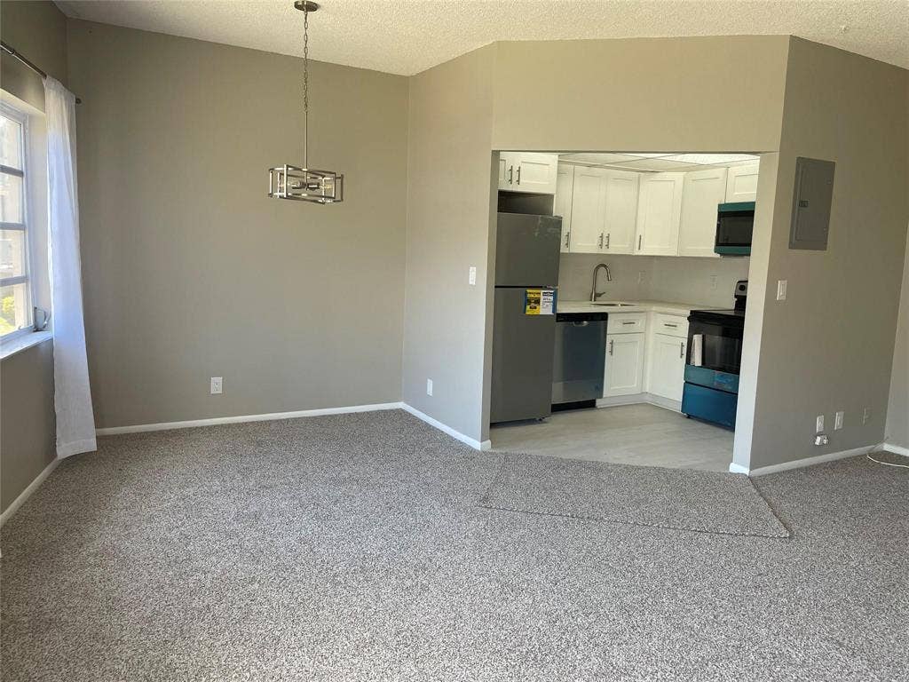1967 S Ocean Boulevard, #211-c, Lauderdale By The Sea, FL 33062 kitchen