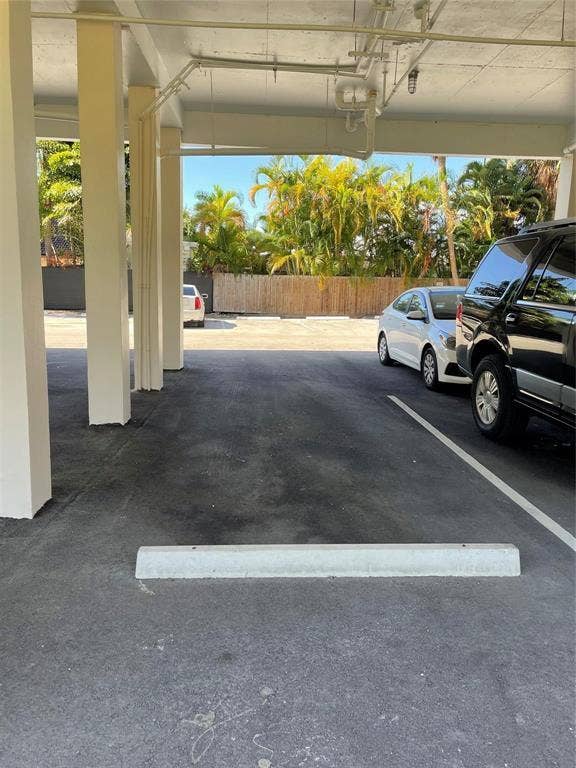 1967 S Ocean Boulevard, #211-c, Lauderdale By The Sea, FL 33062 parking