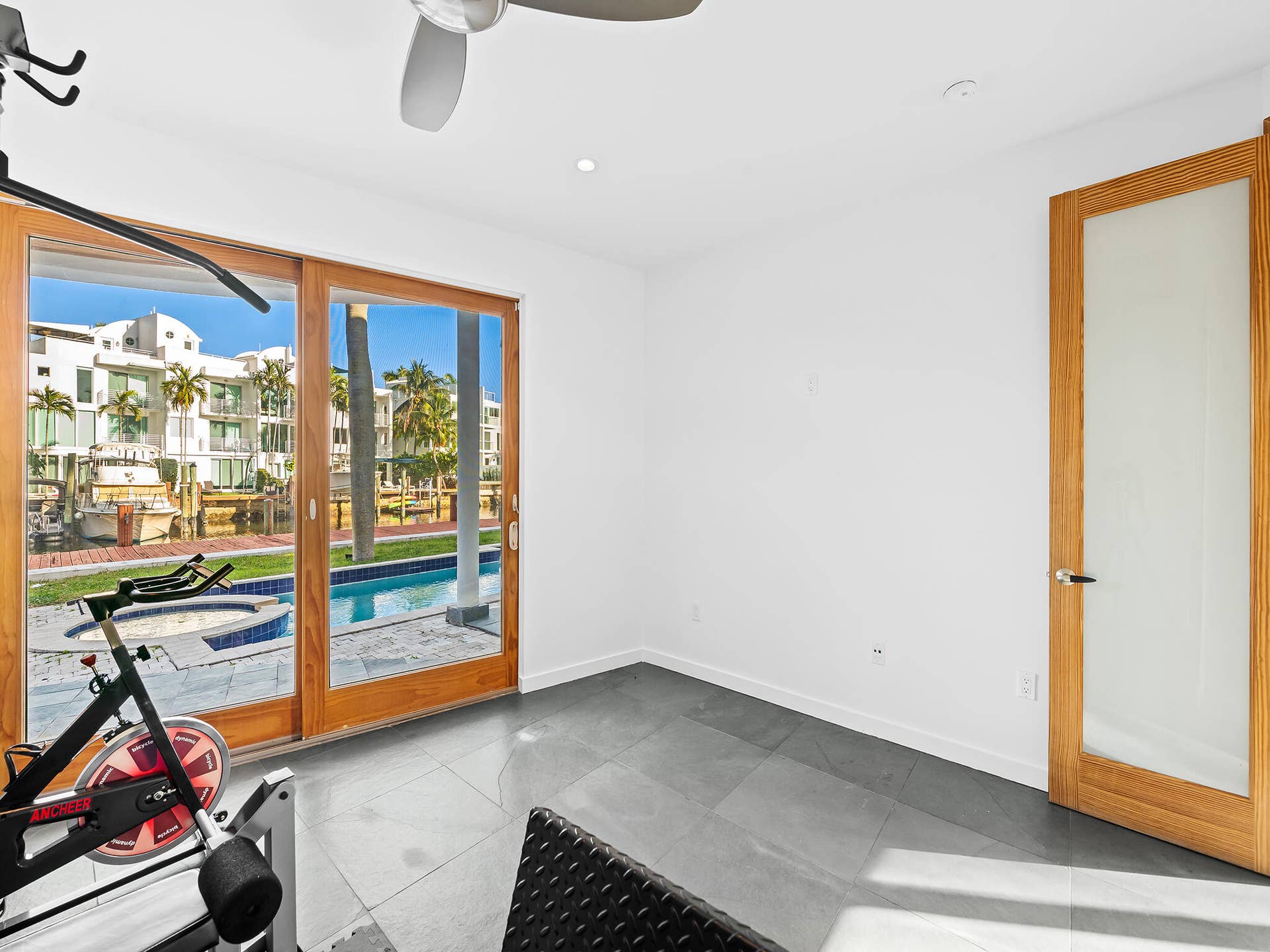 450 Victoria Terrace, Fort Lauderdale, FL 33301 DSC_0435