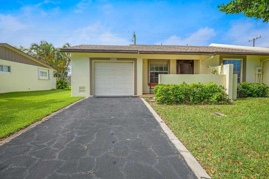 Property photo for 5231 Copperleaf Circle, Delray Beach, FL