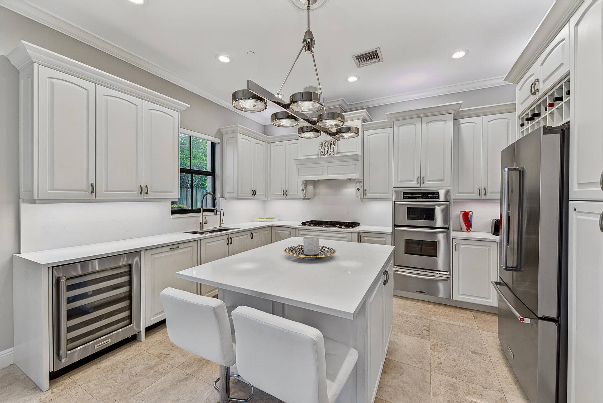 Natural Gas Stove! Stainless Steel appliances with wine cooler...
