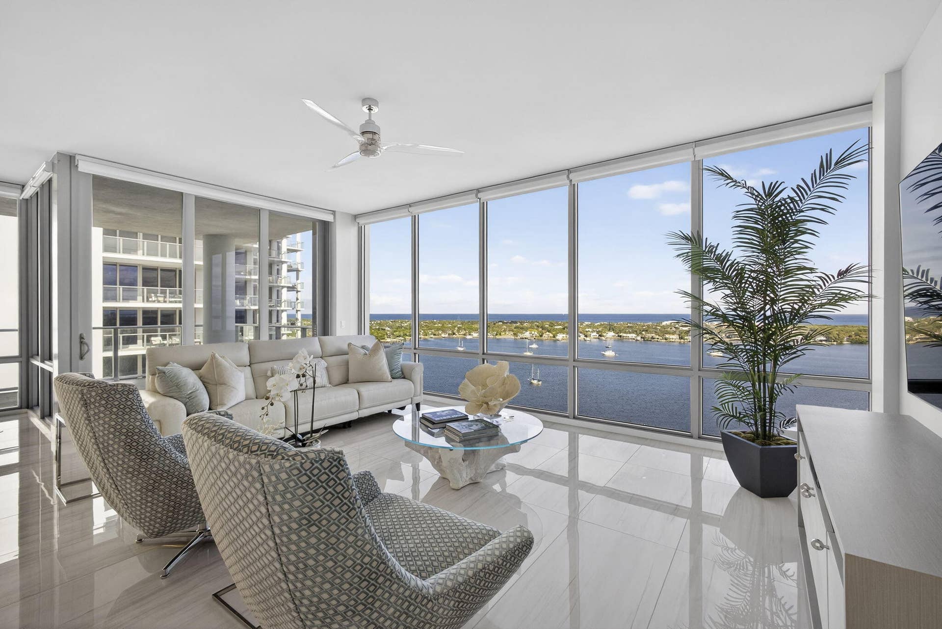 3 Water Club Way, #1801, North Palm Beach, FL 33408 LIVING N. EAST VIEW