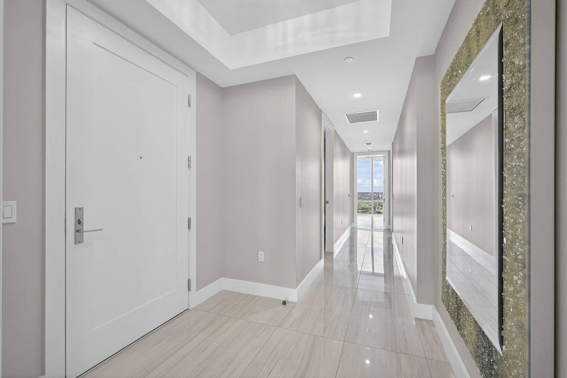 3 Water Club Way, #1801, North Palm Beach, FL 33408 UNIT ENTRY WETS CORRIDOR