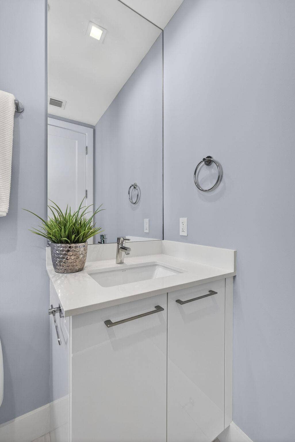 3 Water Club Way, #1801, North Palm Beach, FL 33408 BATH 3