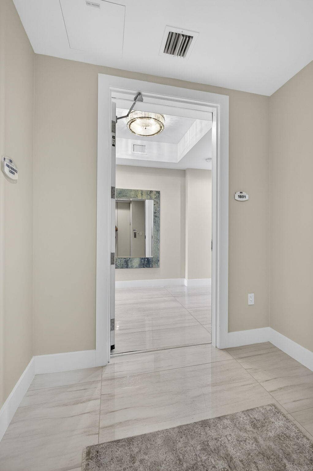 3 Water Club Way, #1801, North Palm Beach, FL 33408 PRIVATE ELEVATOR LOBBY