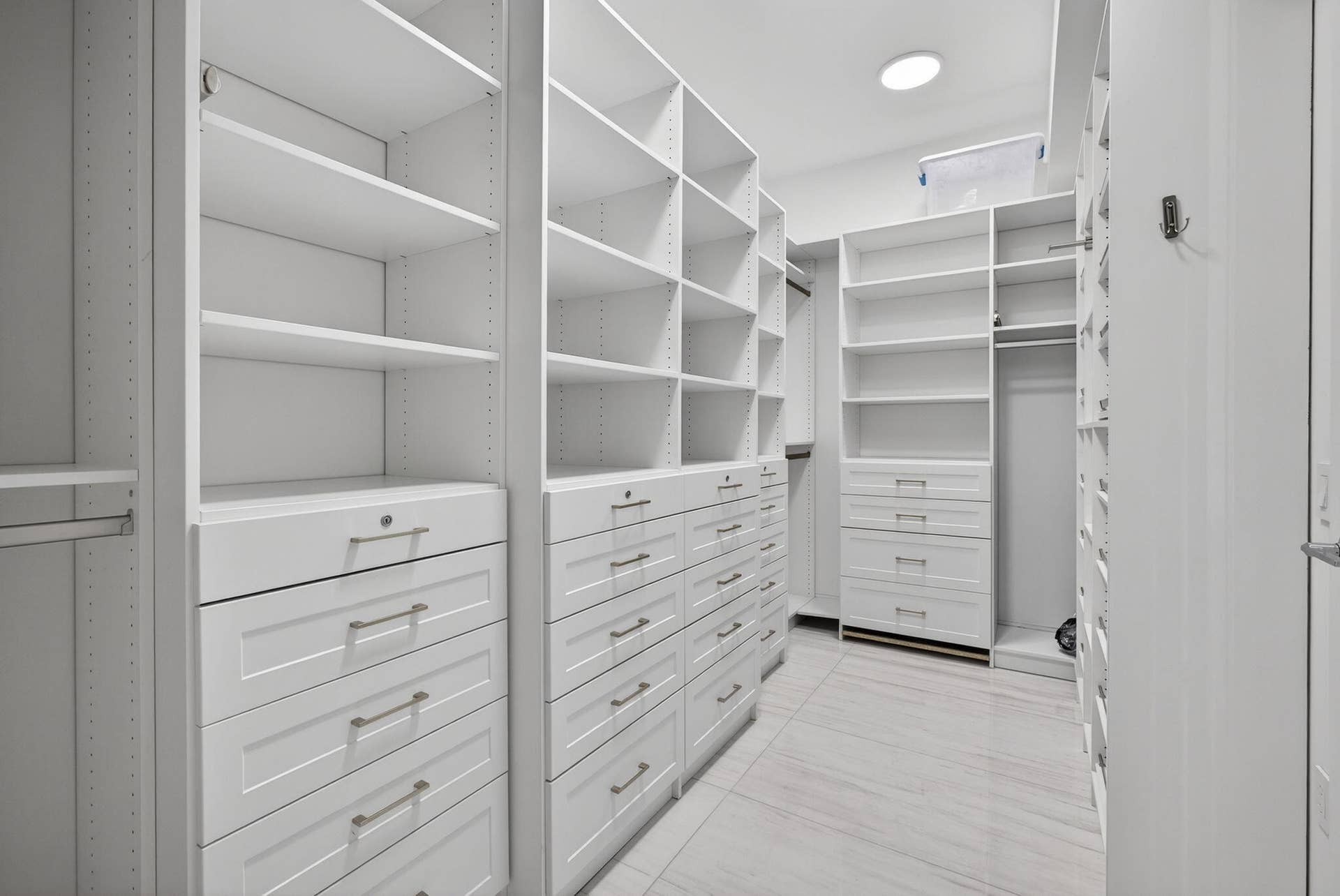 3 Water Club Way, #1801, North Palm Beach, FL 33408 MASTER CLOSET