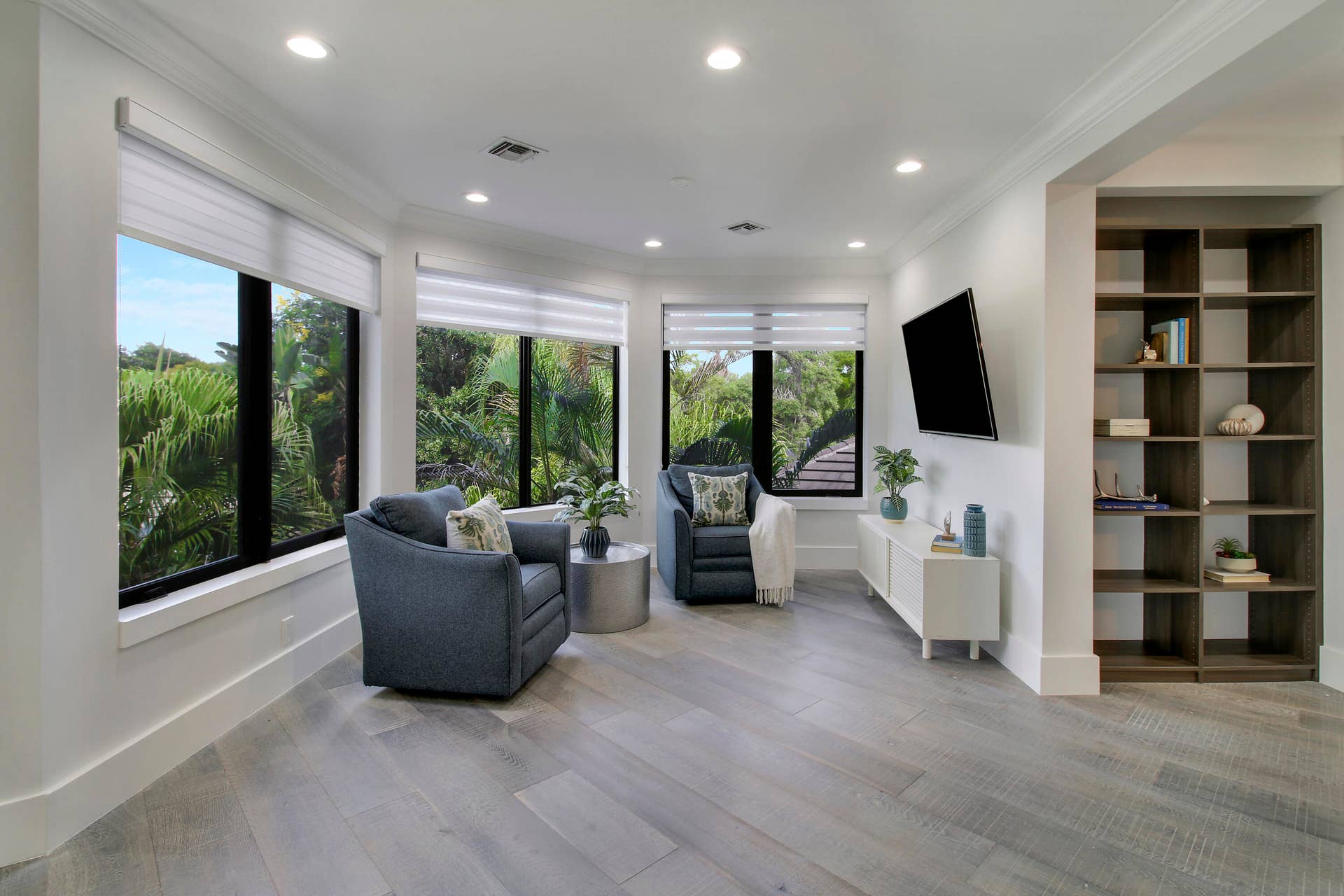 18411 SE Lakeside Drive, Jupiter, FL 33469 Primary Sitting Area