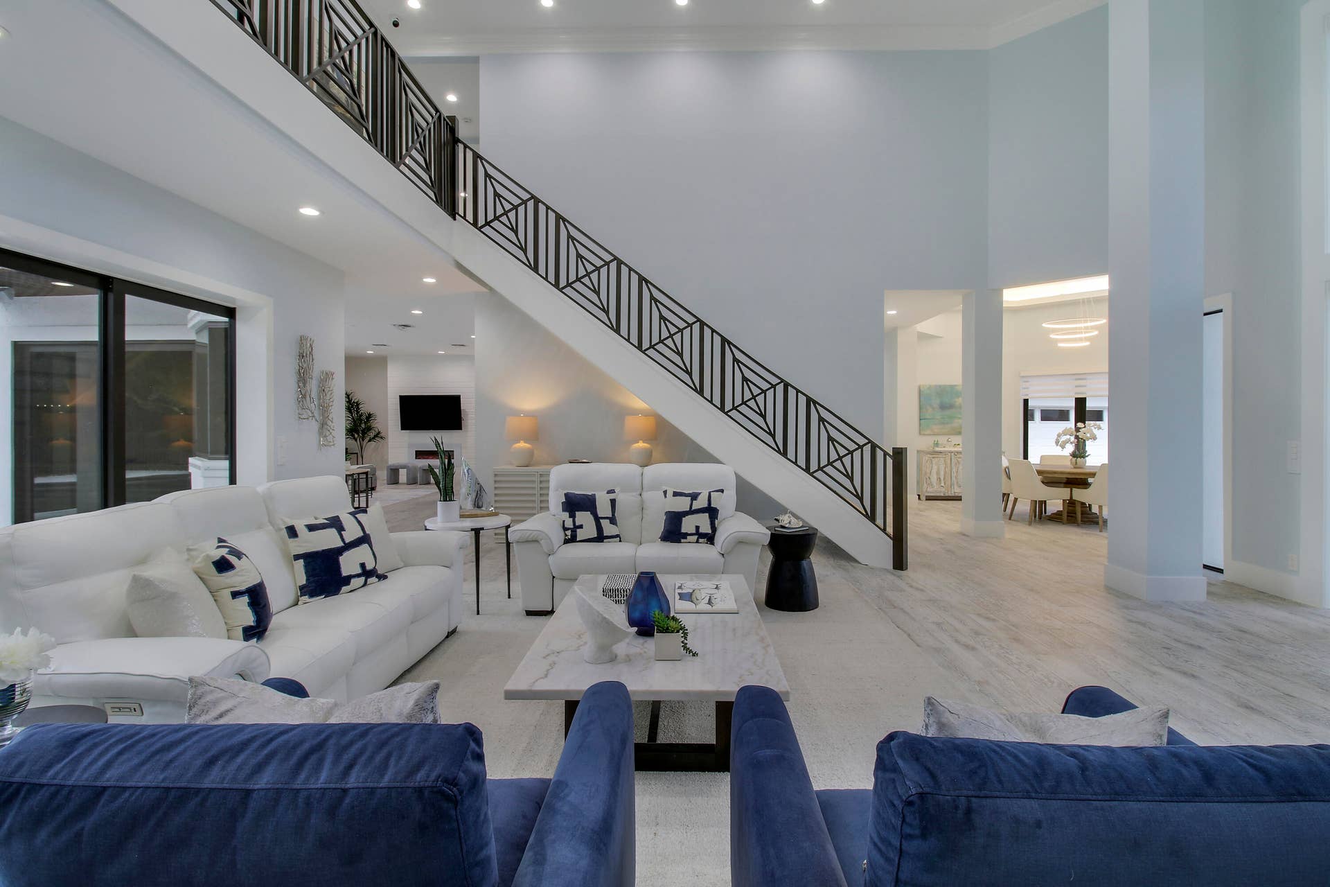 18411 SE Lakeside Drive, Jupiter, FL 33469 Front Living with Vaulted Ceilings