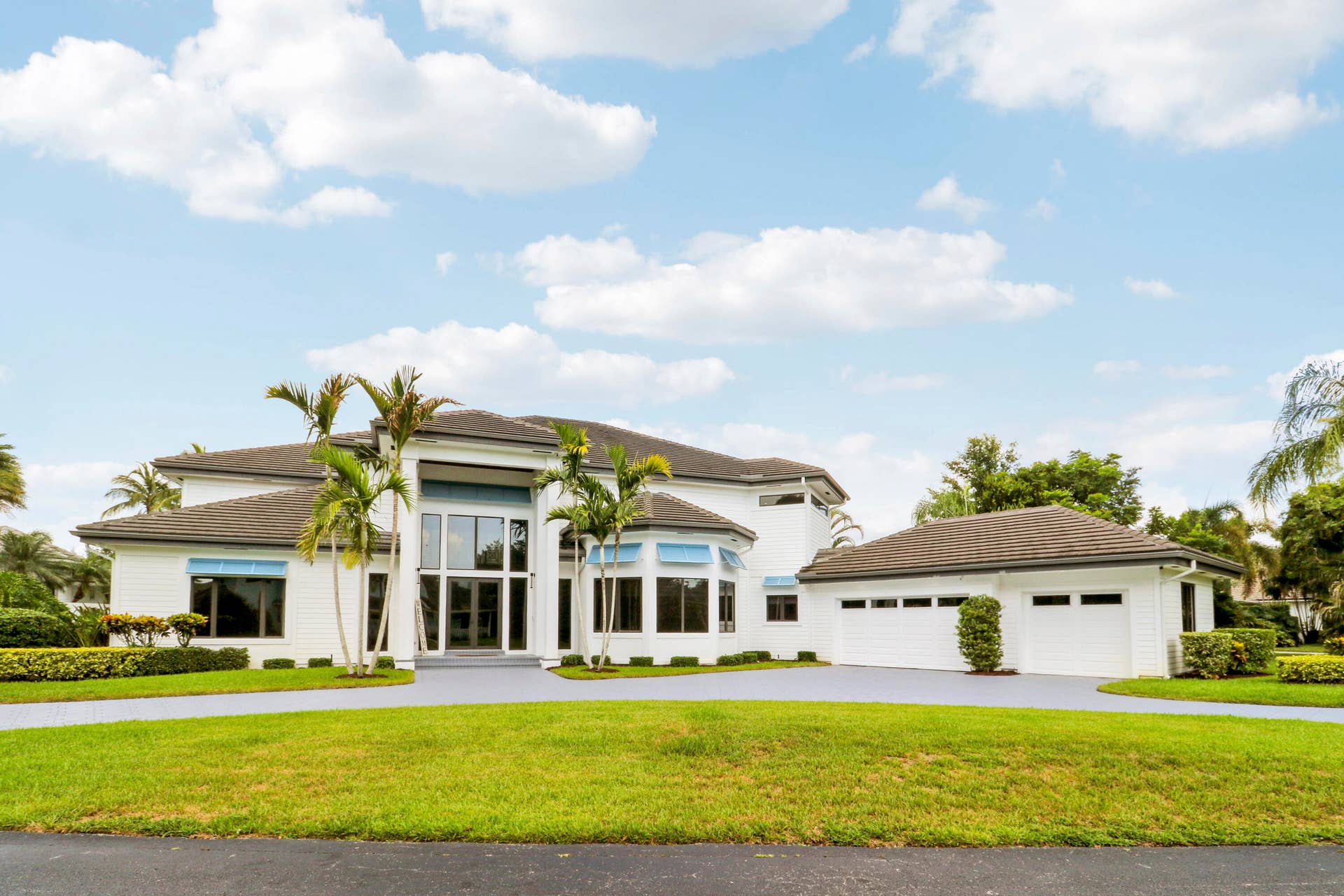 18411 SE Lakeside Drive, Jupiter, FL 33469 Front Exterior