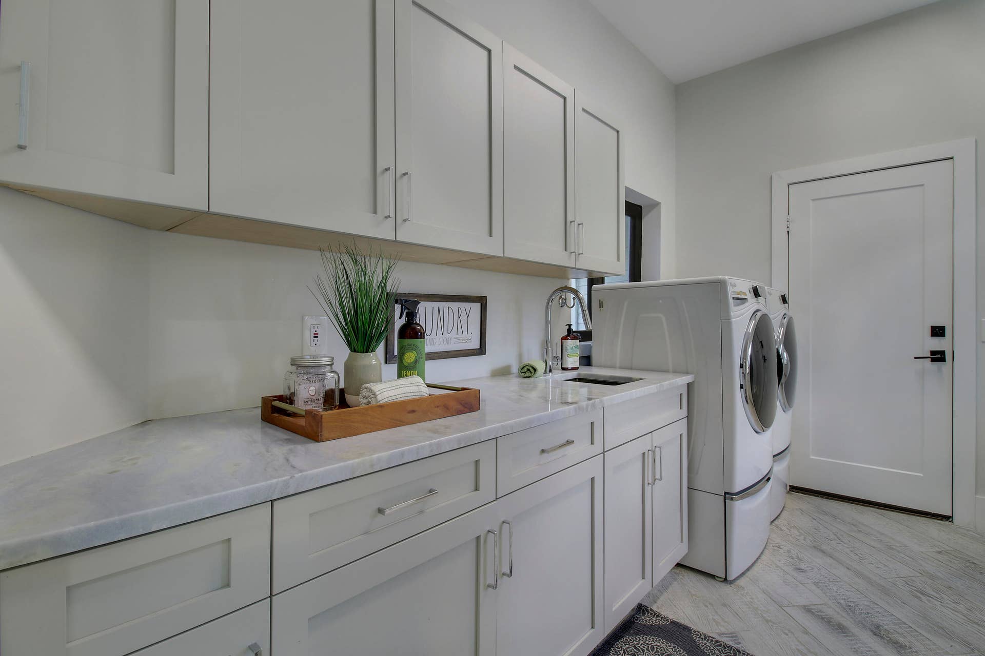 18411 SE Lakeside Drive, Jupiter, FL 33469 Laundry to Garage