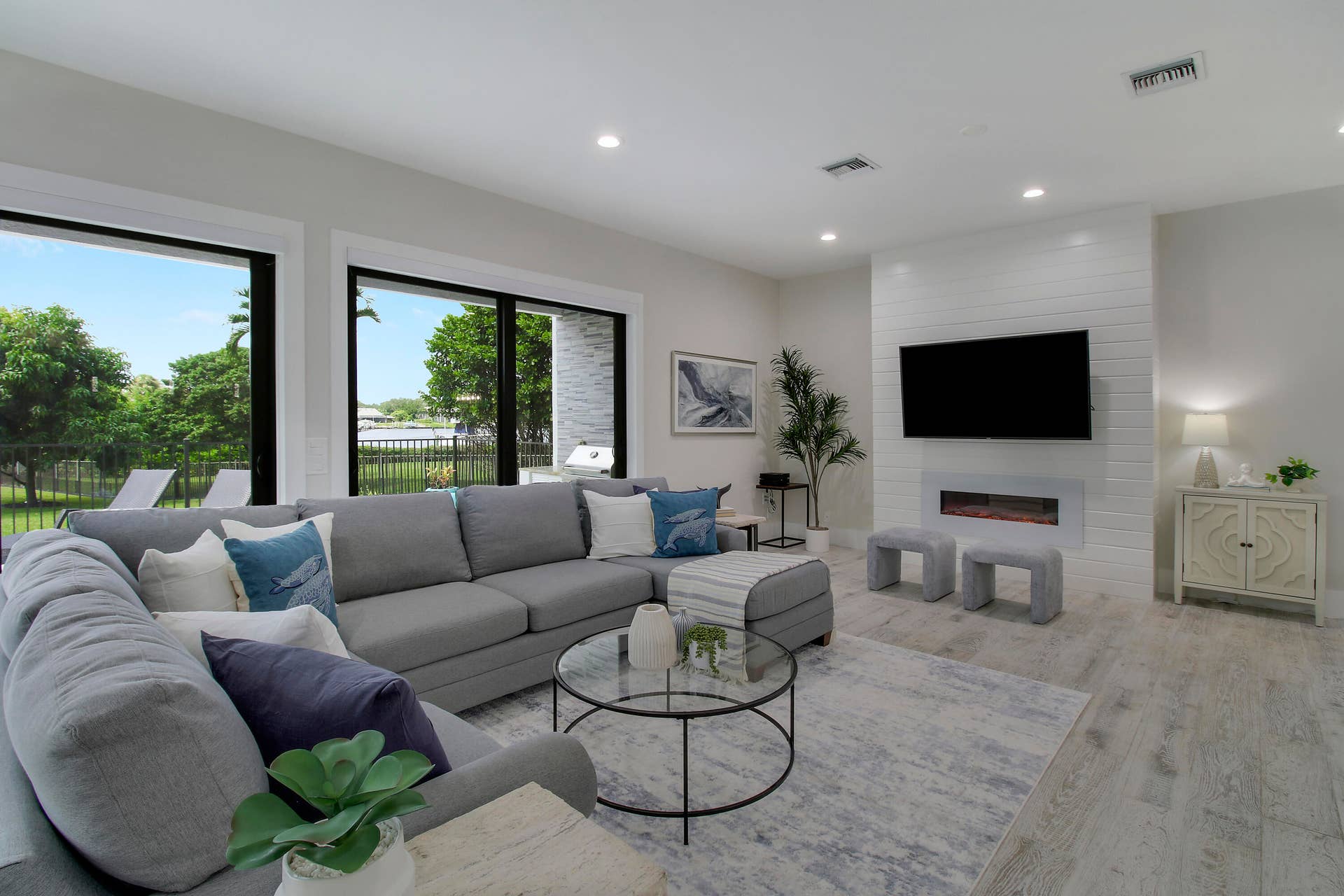 18411 SE Lakeside Drive, Jupiter, FL 33469 Family Room with Electric Fireplace