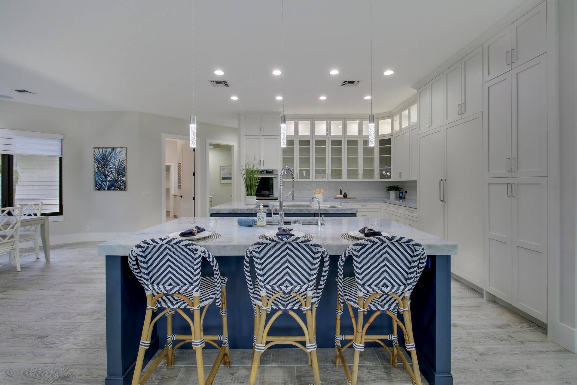 18411 SE Lakeside Drive, Jupiter, FL 33469 Double Island with Seating
