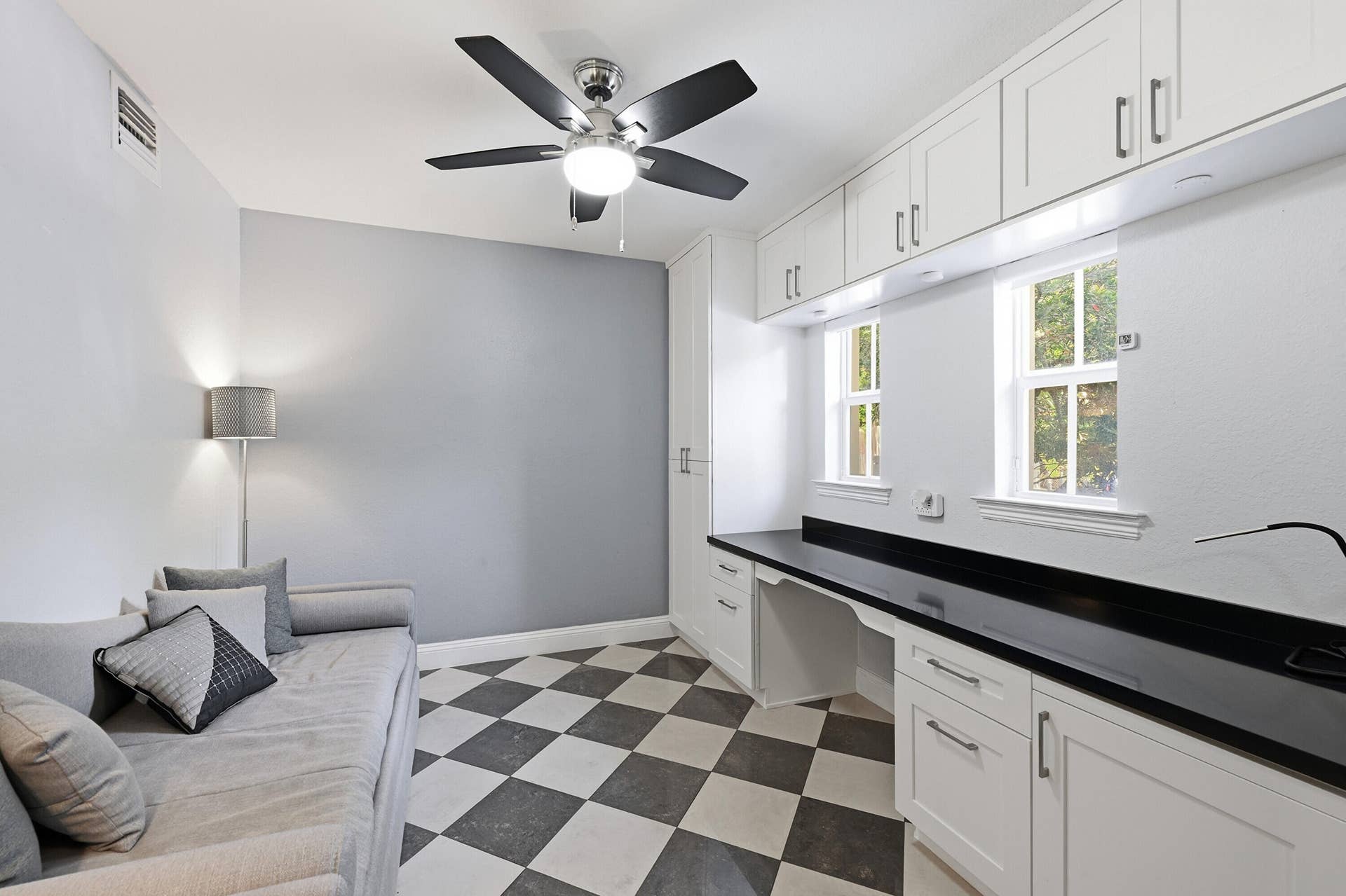 542 NE 7th Avenue, #Unit 2, Fort Lauderdale, FL 33301 office/den ground floor