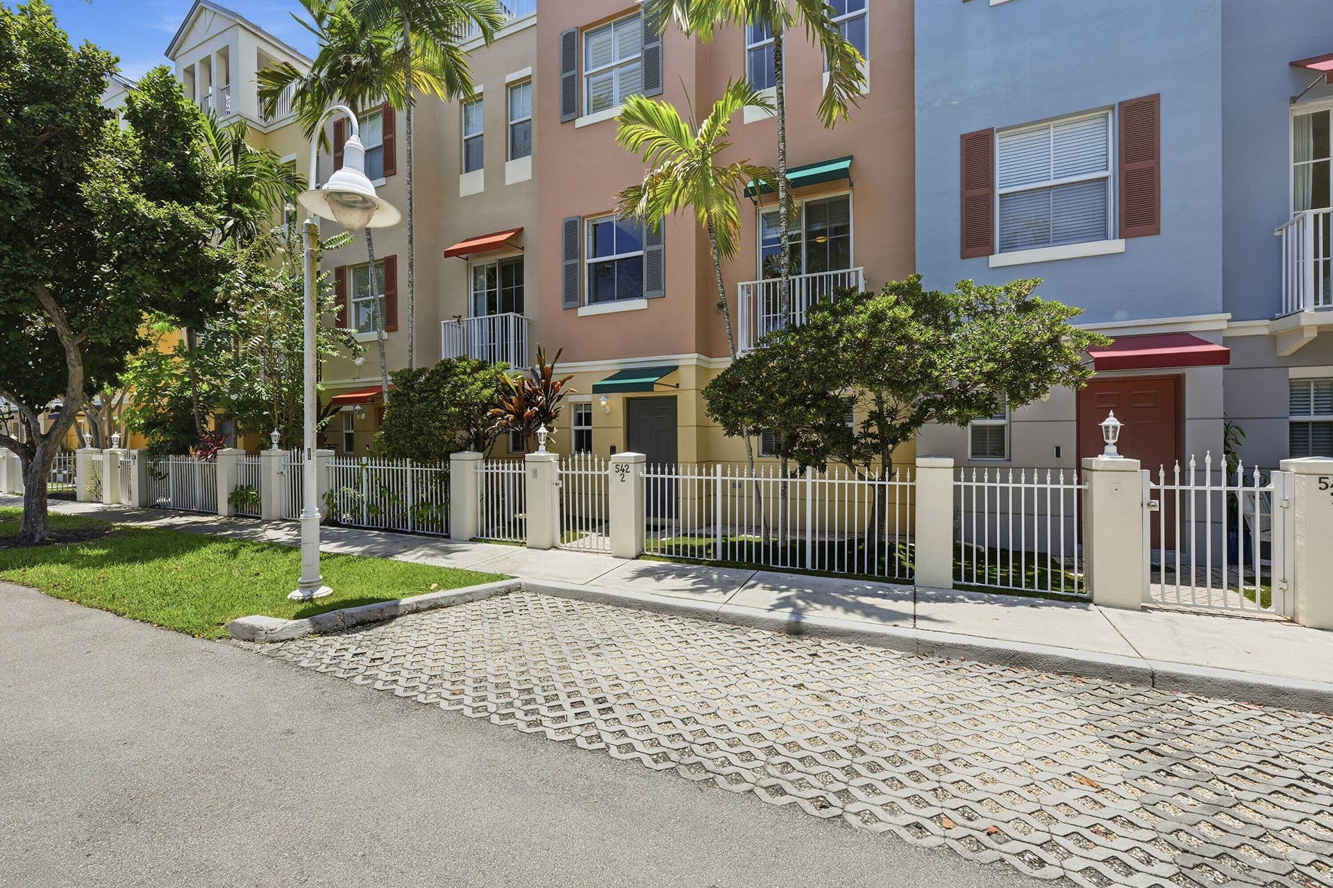 542 NE 7th Avenue, #Unit 2, Fort Lauderdale, FL 33301 03_047_dsc_0025