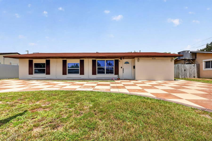 Property photo for 2220 N 47th Avenue, Hollywood, FL