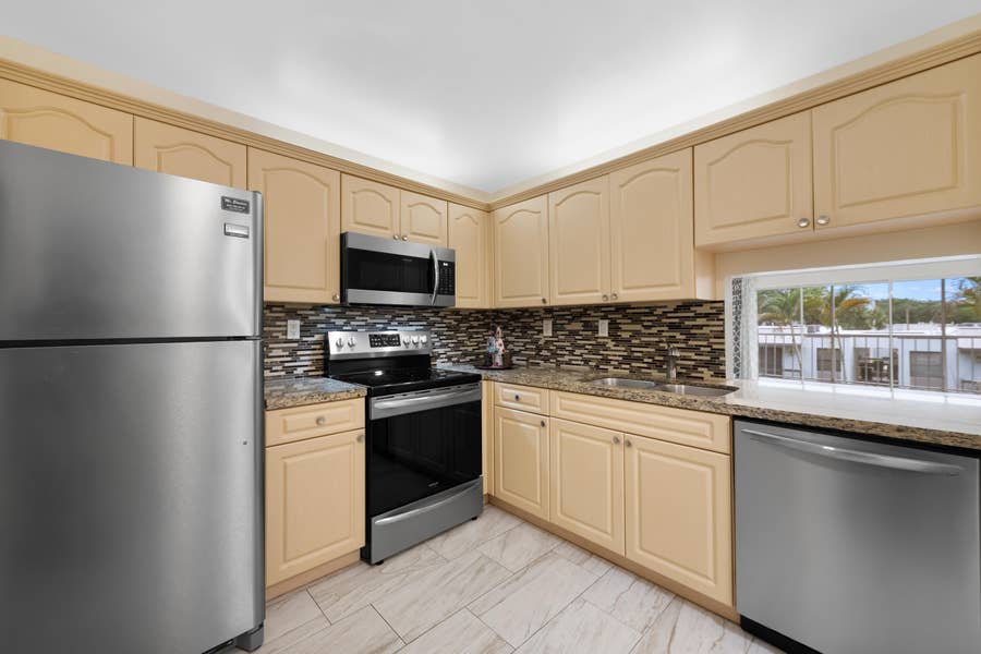 Property photo for 483 N Pine Island Road, #C304, Plantation, FL