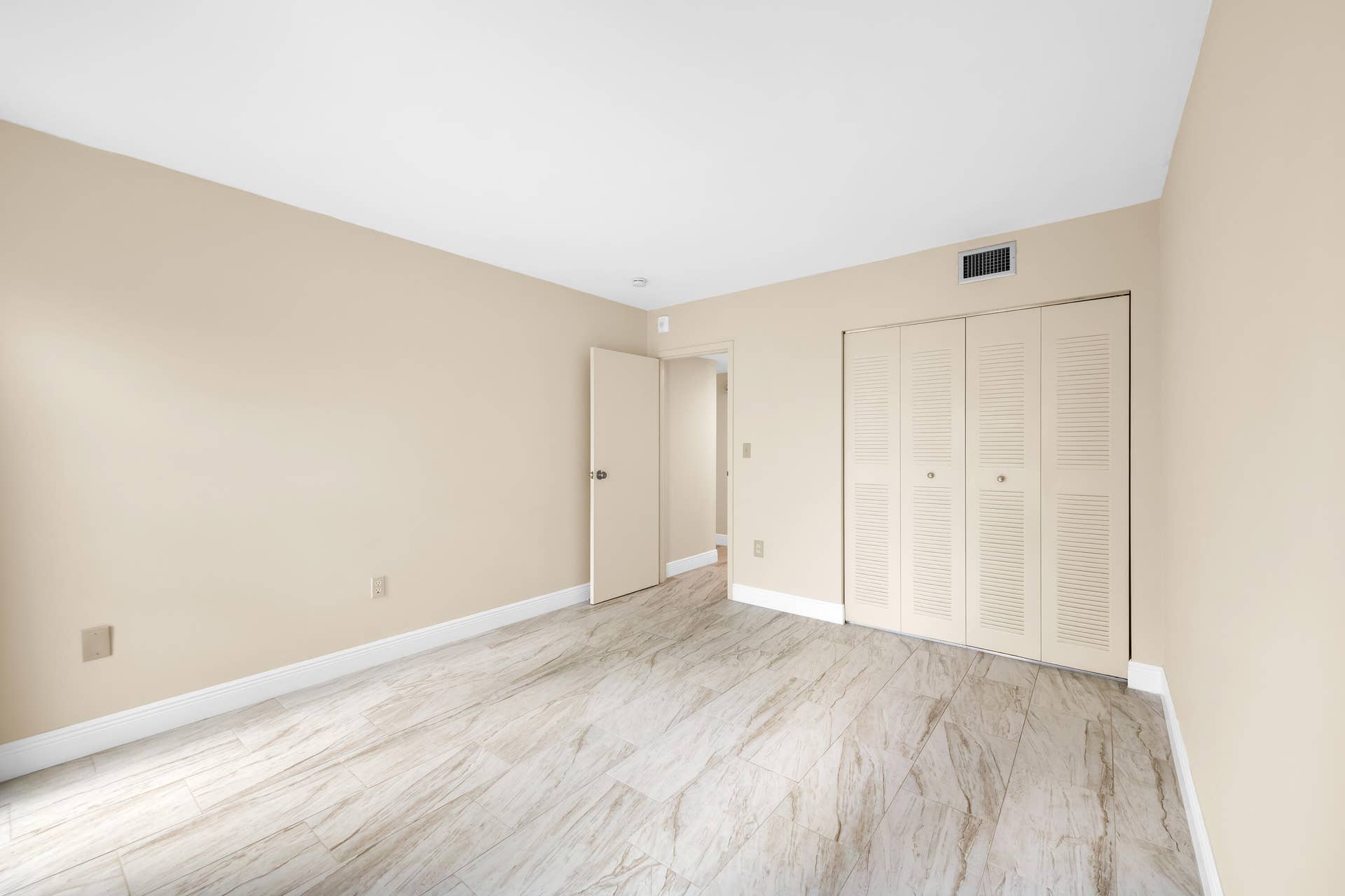 483 N Pine Island Road, #C304, Plantation, FL 33324 DSC_9233
